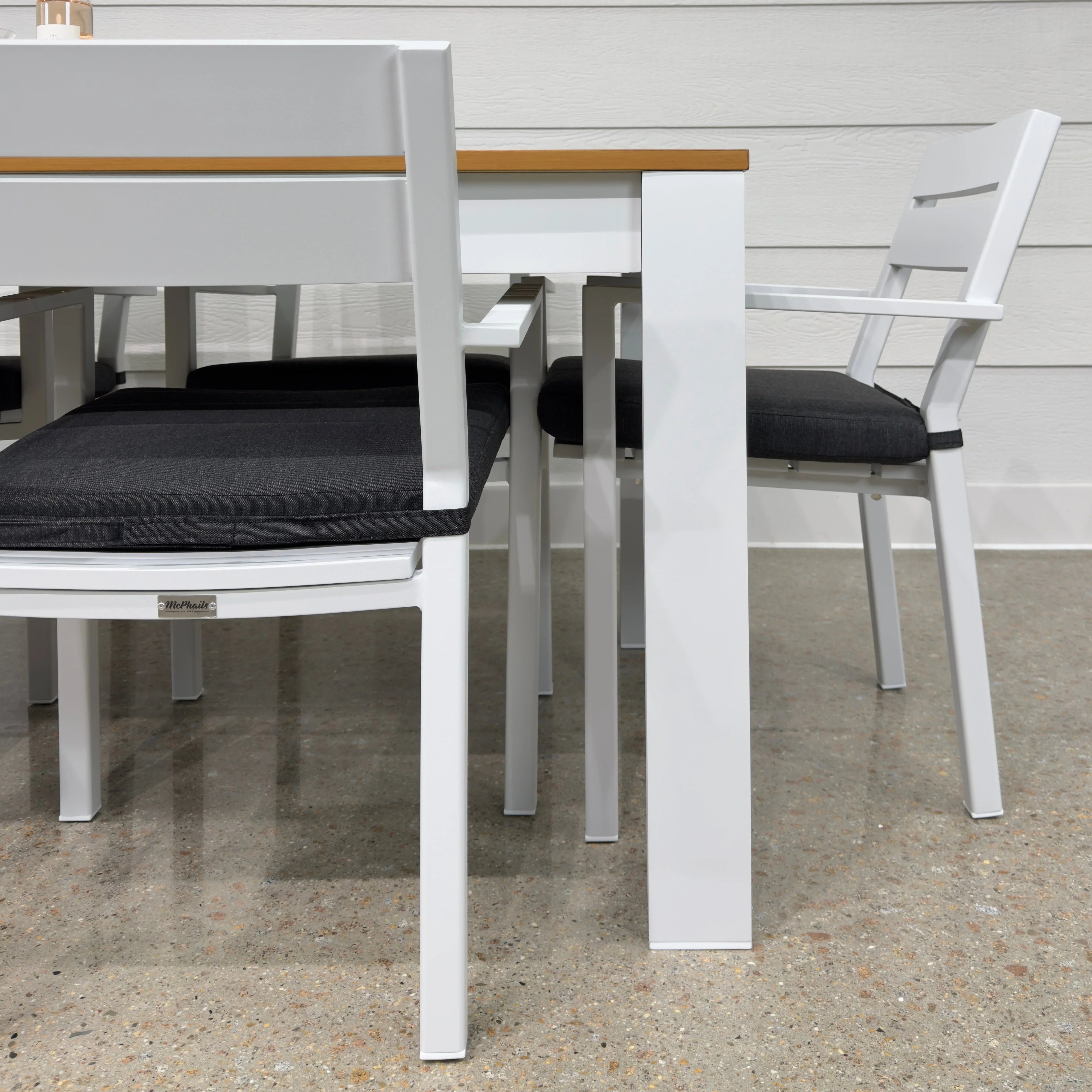 Outdoor Dining Tables