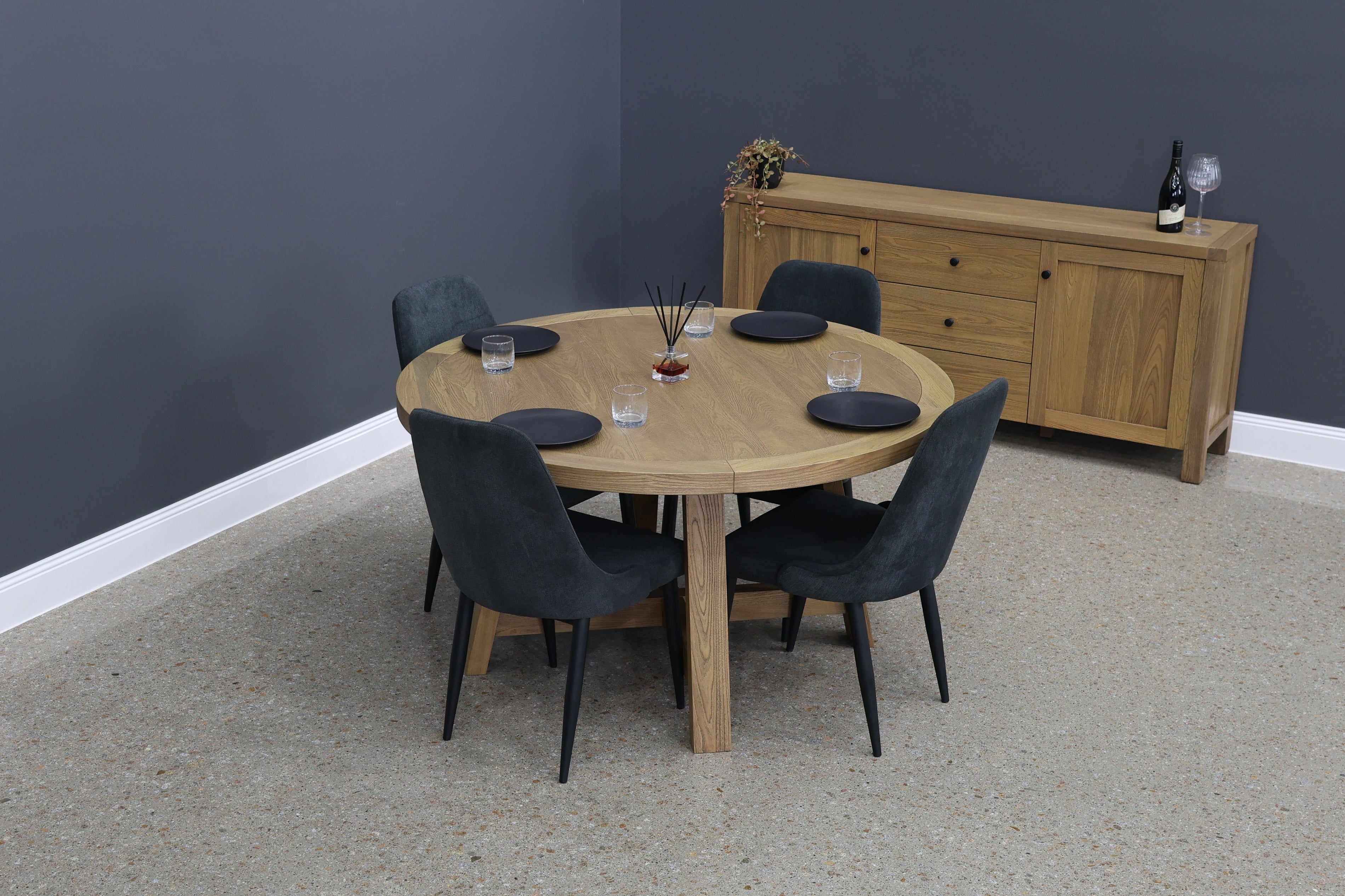 Round Dining Tables