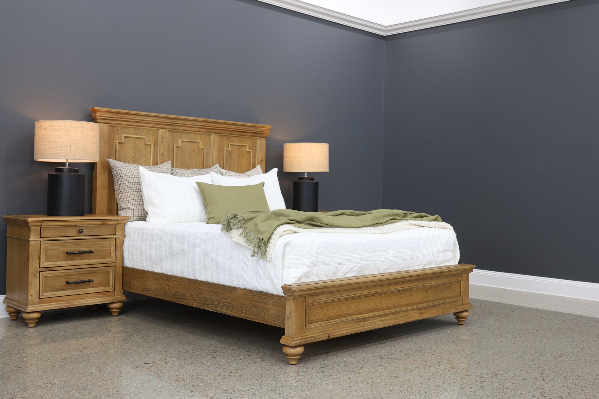 Melton Bed - Golden Rustic Oak