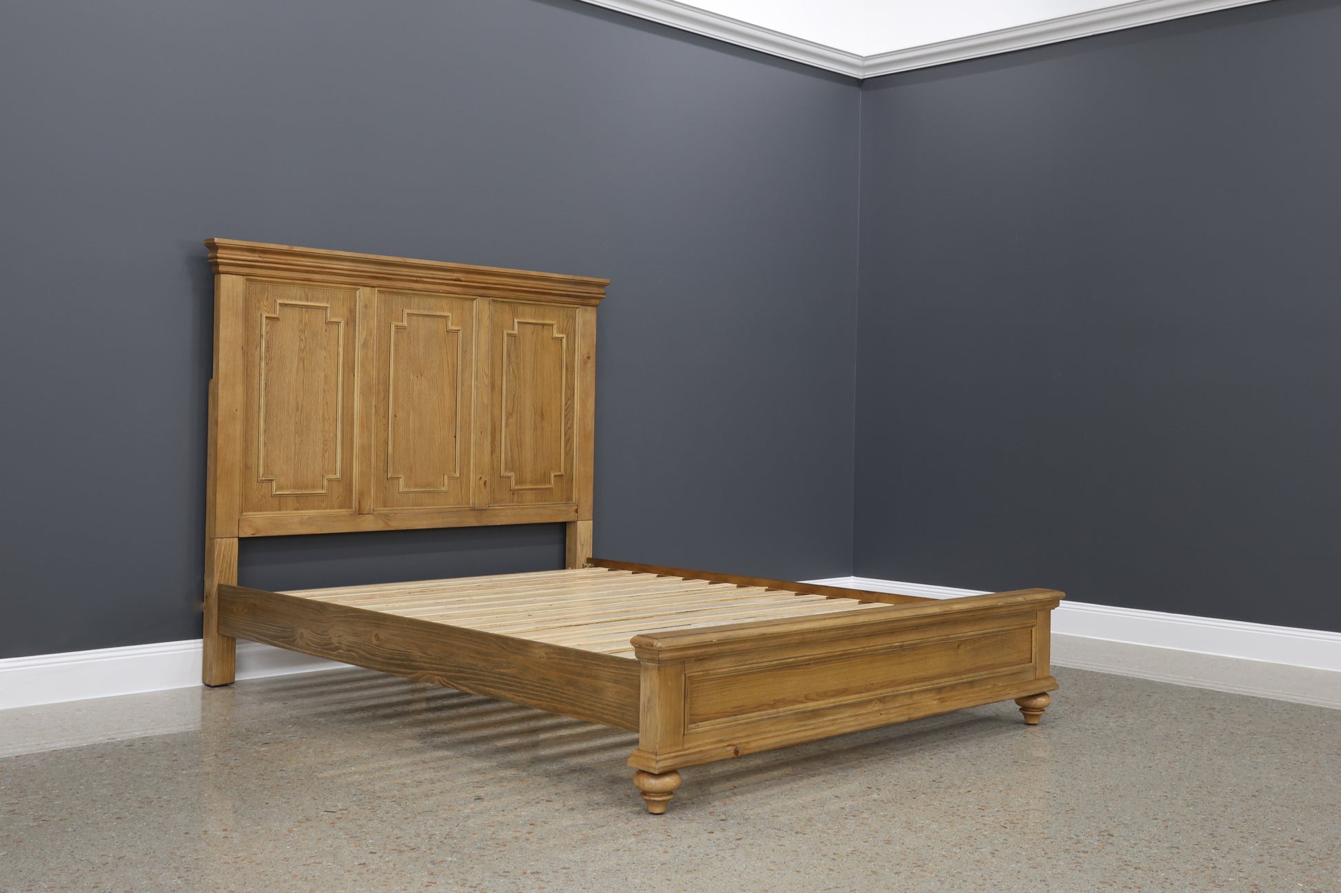 Melton Bed - Golden Rustic Oak