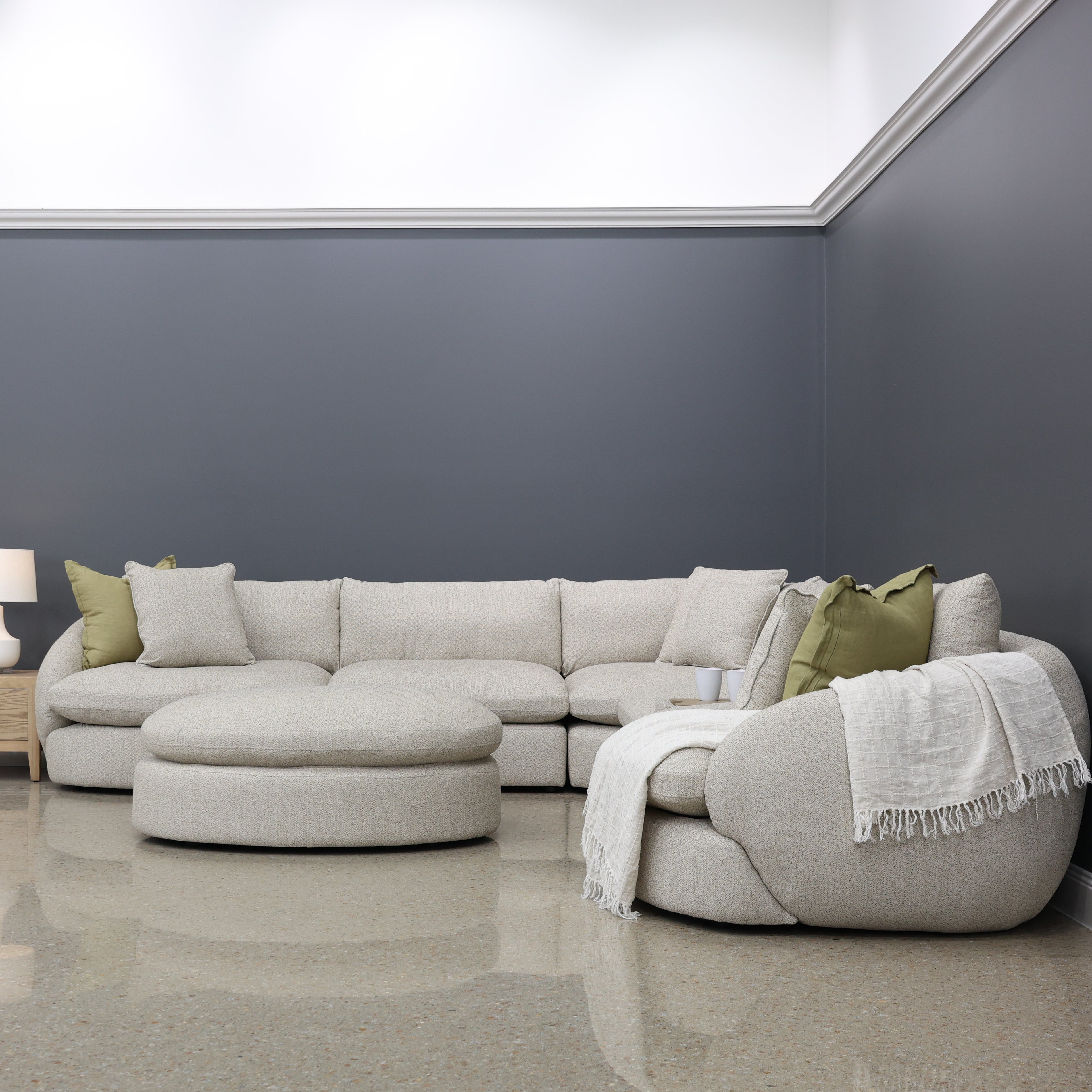 Richmond 5 Piece Corner Lounge w/ Console - Oatmeal