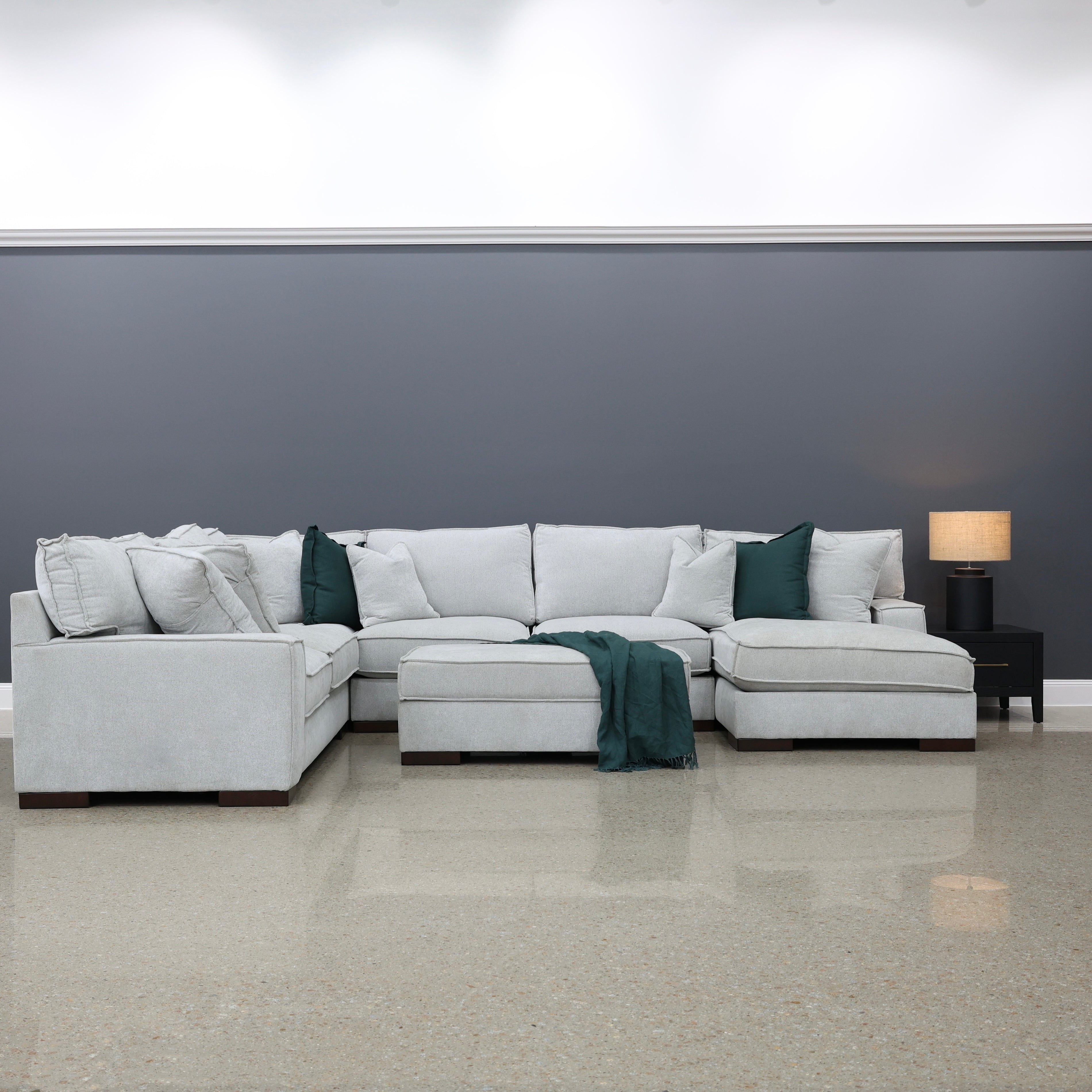 Gembrook Corner Lounge w/ RHF Chaise - Light Grey