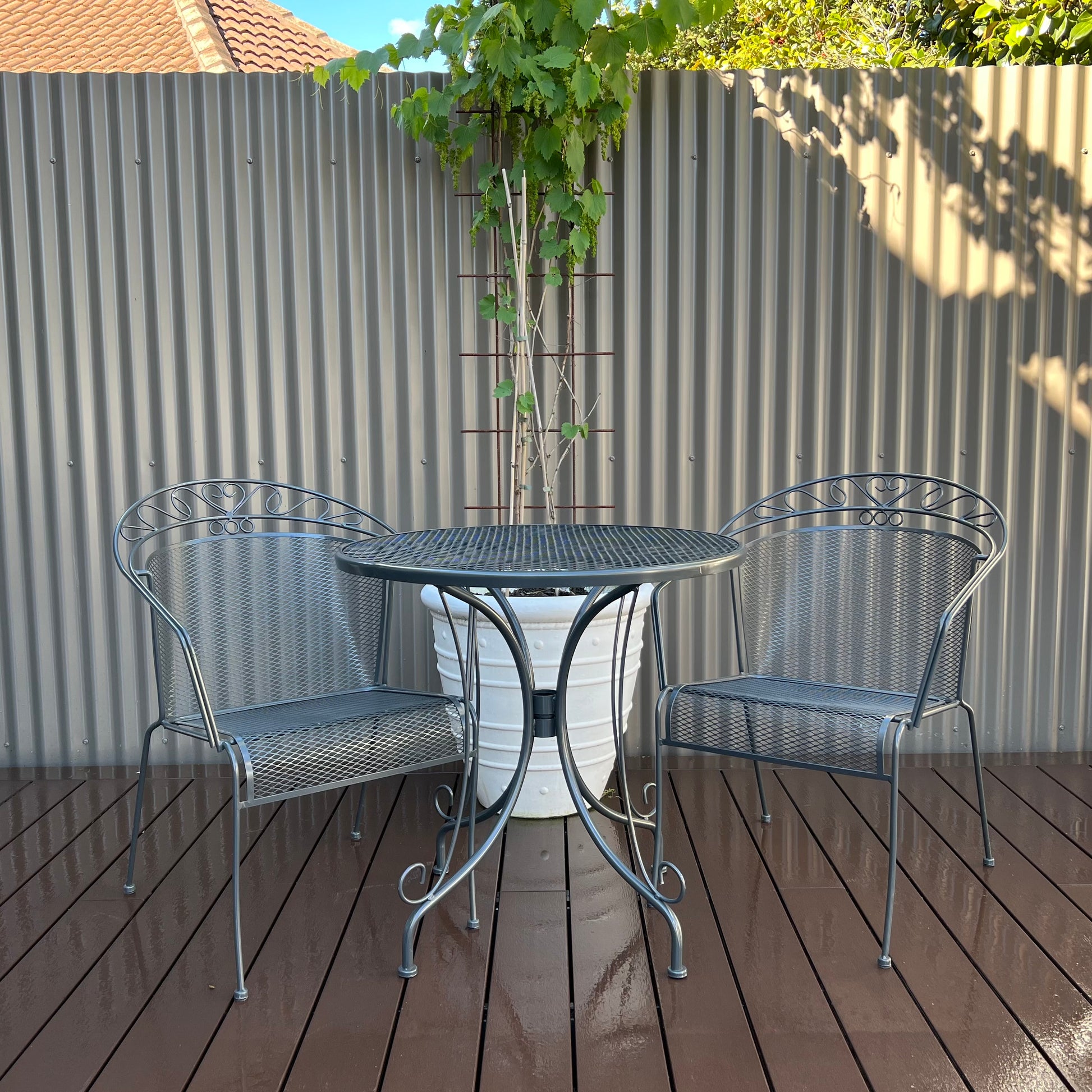 Hastings 77cm Round Table