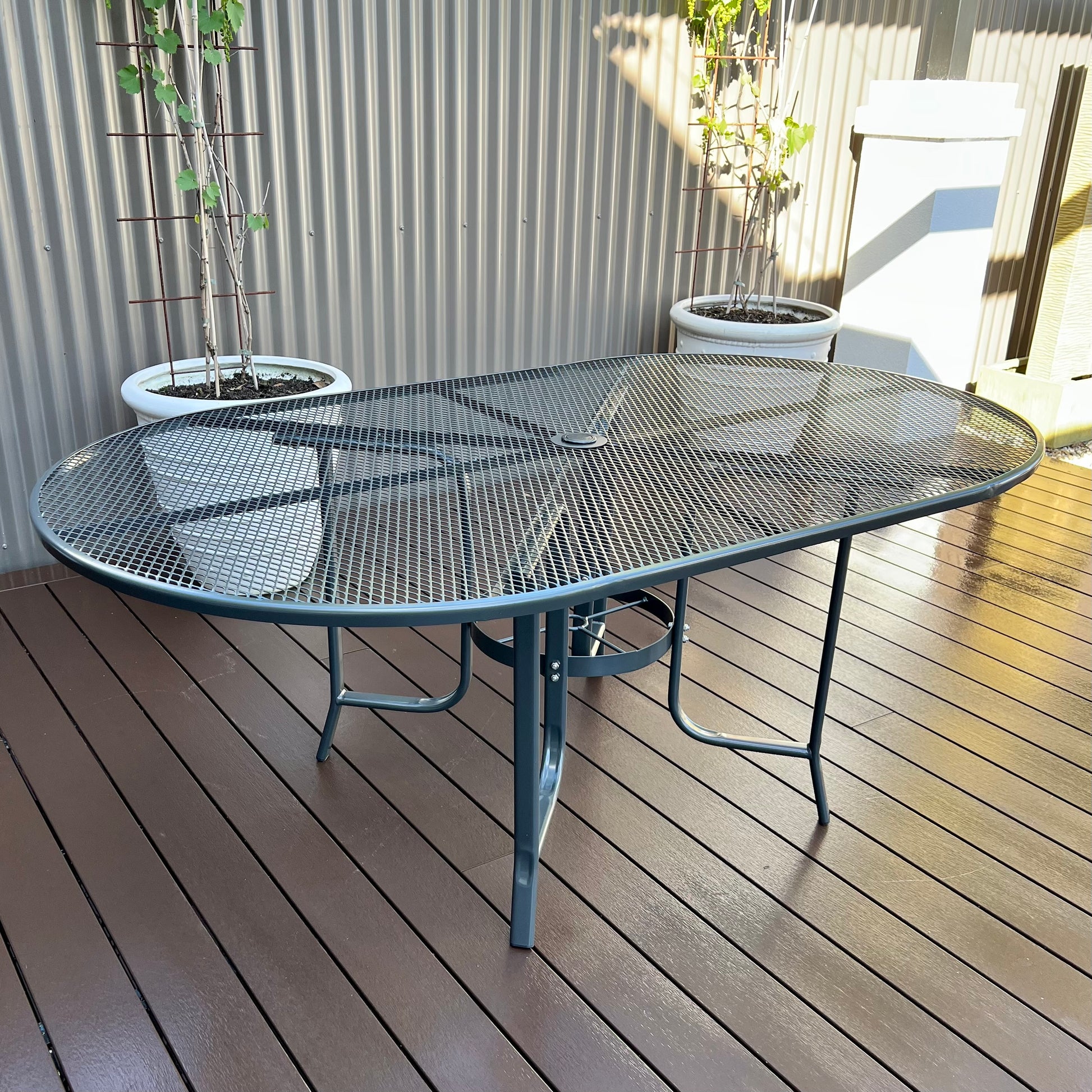 Hastings Oval Table