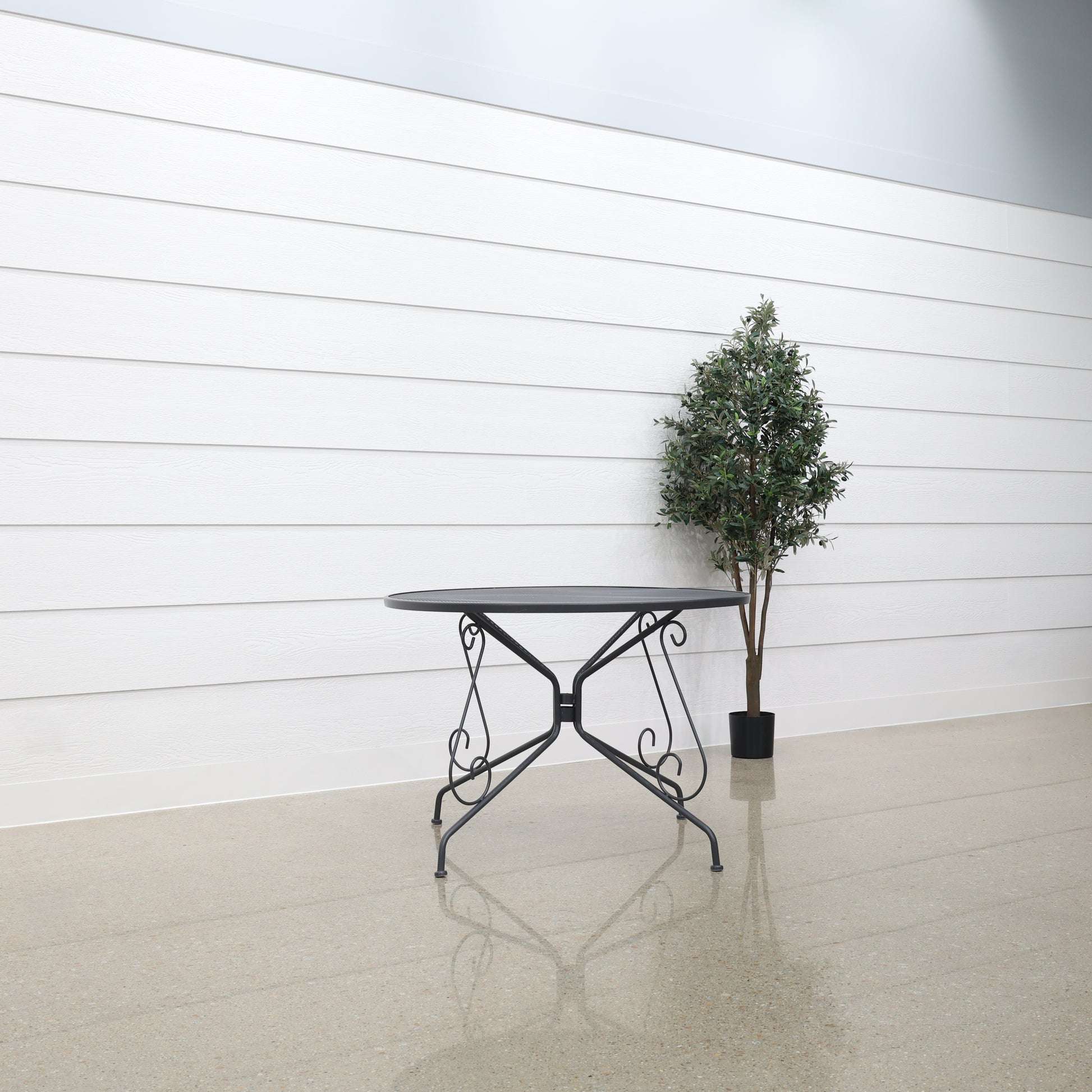 Outback Steel Round Table 107cm