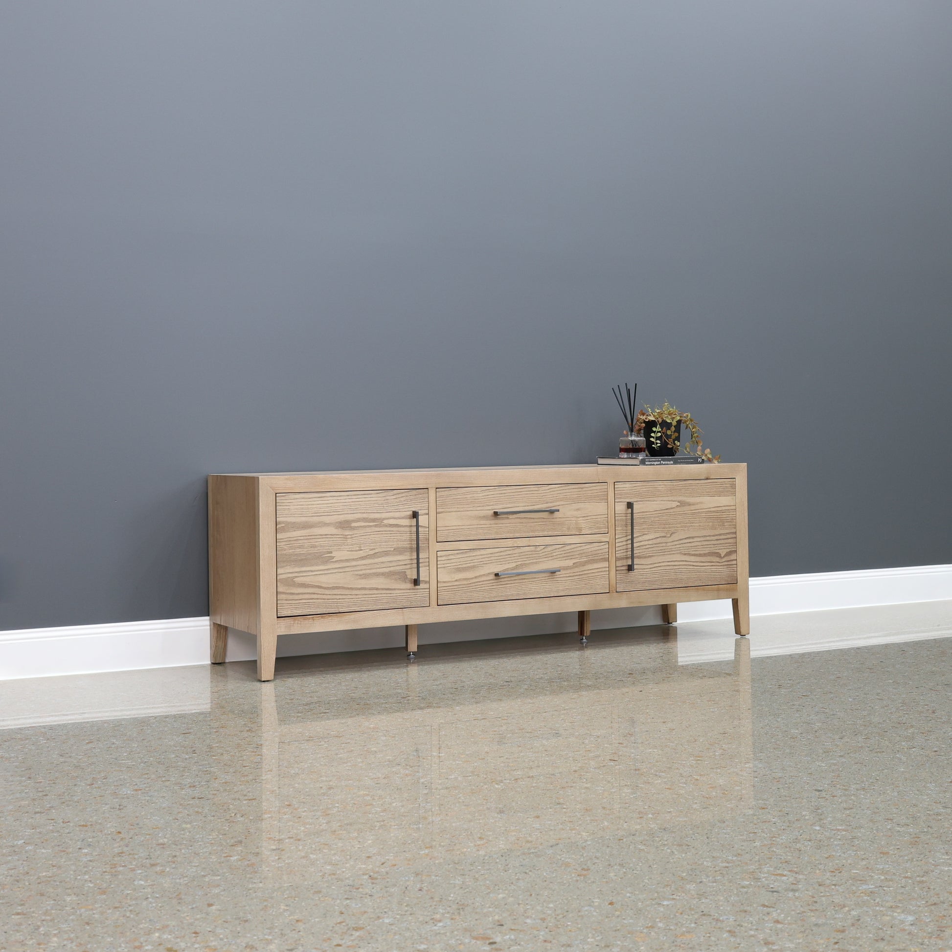Elizabeth TV Unit 180cm L - Natural