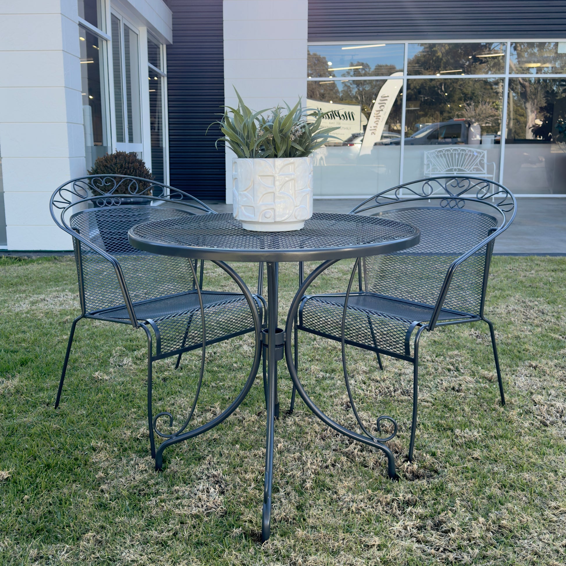 Hastings 77cm Round Table