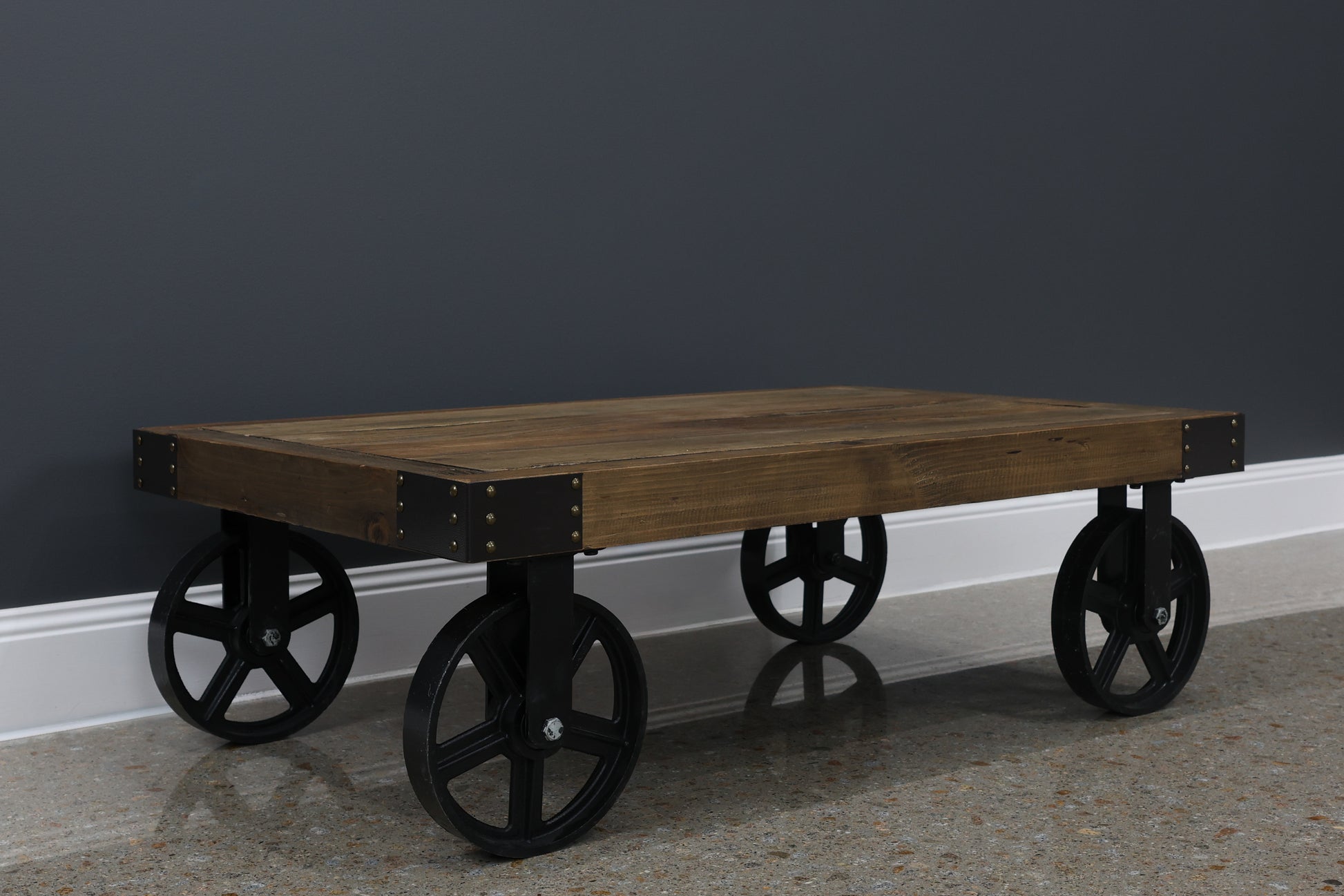 Hagrid Coffee Table w/ 4 Wheels