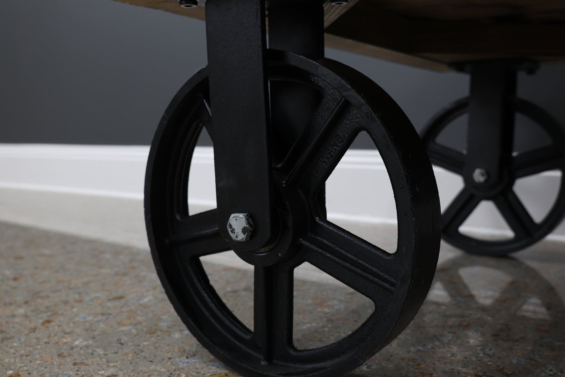 Hagrid Coffee Table w/ 4 Wheels