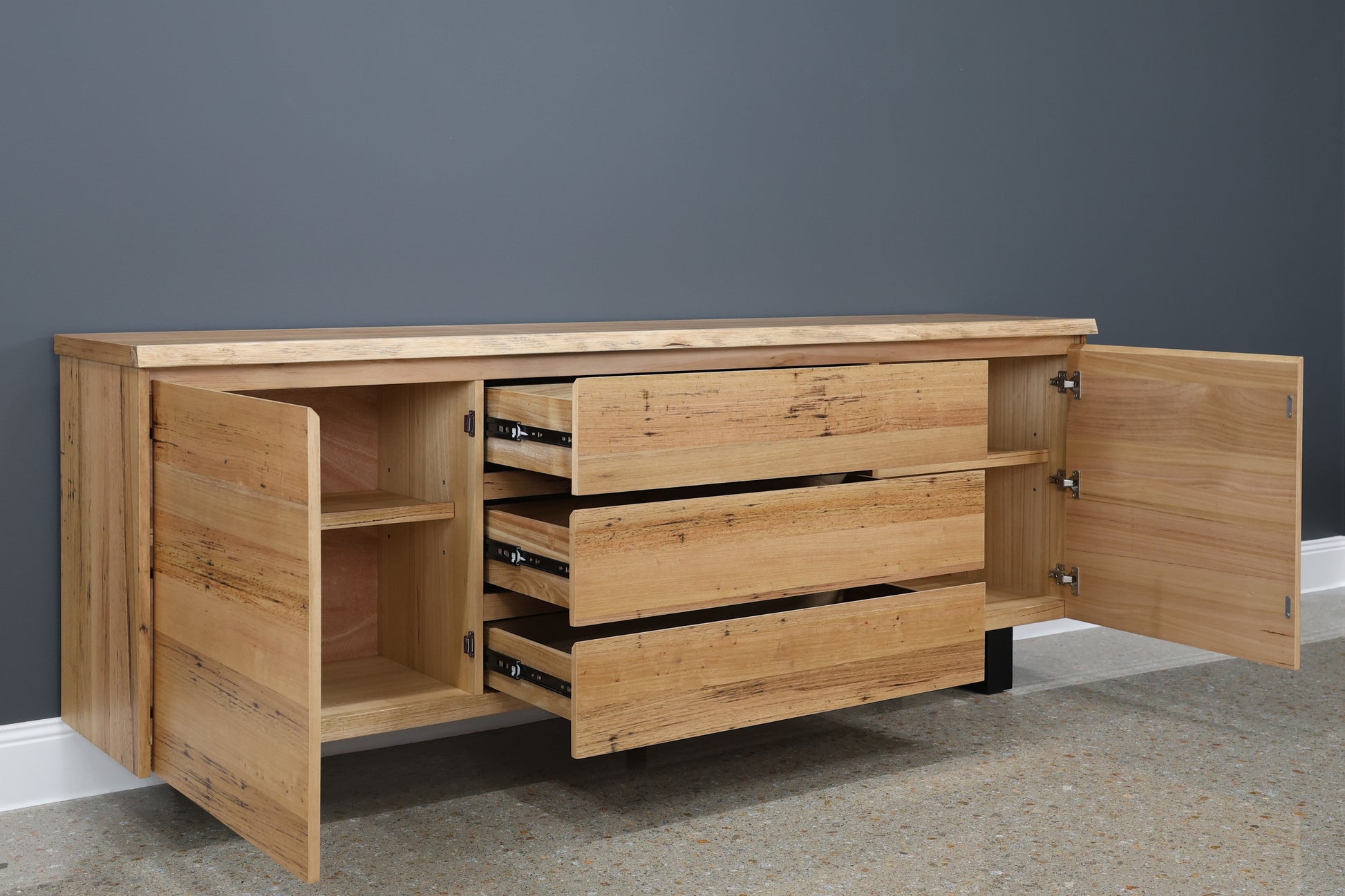 Peninsula Buffet 220cm L