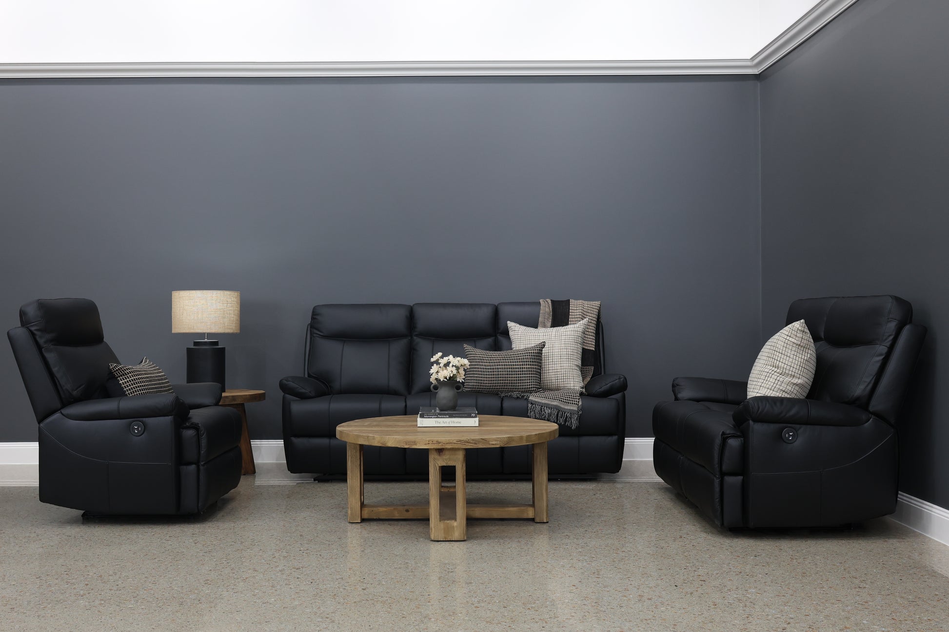 Seymour Electric Loveseat - Black Leather