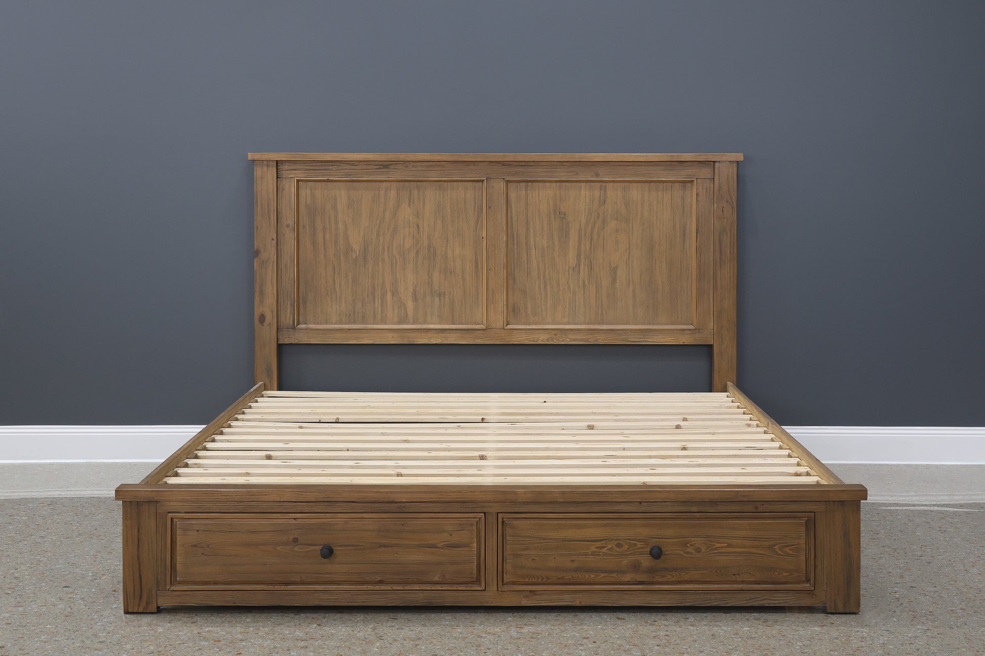 Leura Bed w/ Storage