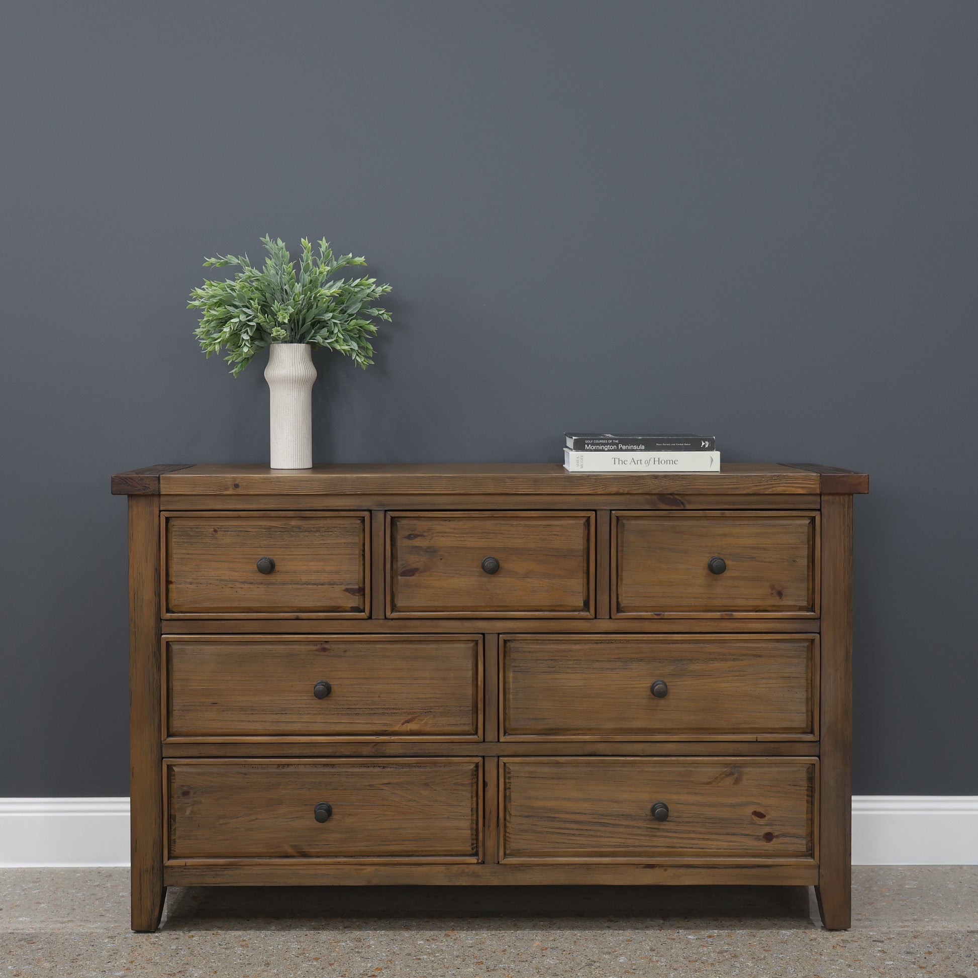 Leura Dresser