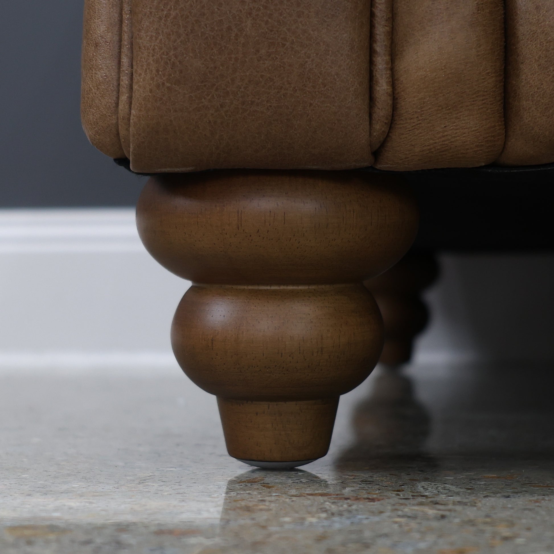 Canterbury Loveseat - Tan Leather