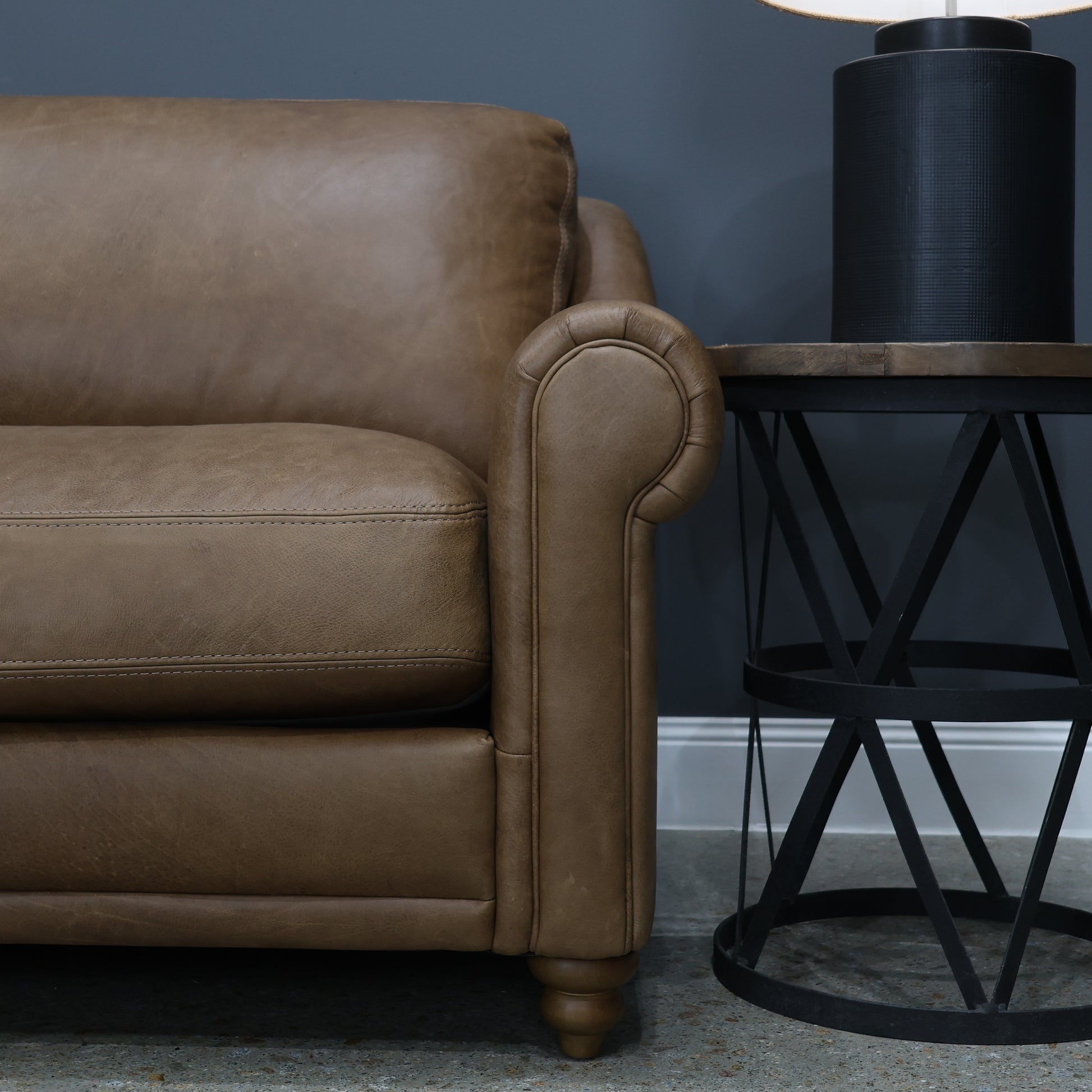 Canterbury Loveseat - Tan Leather