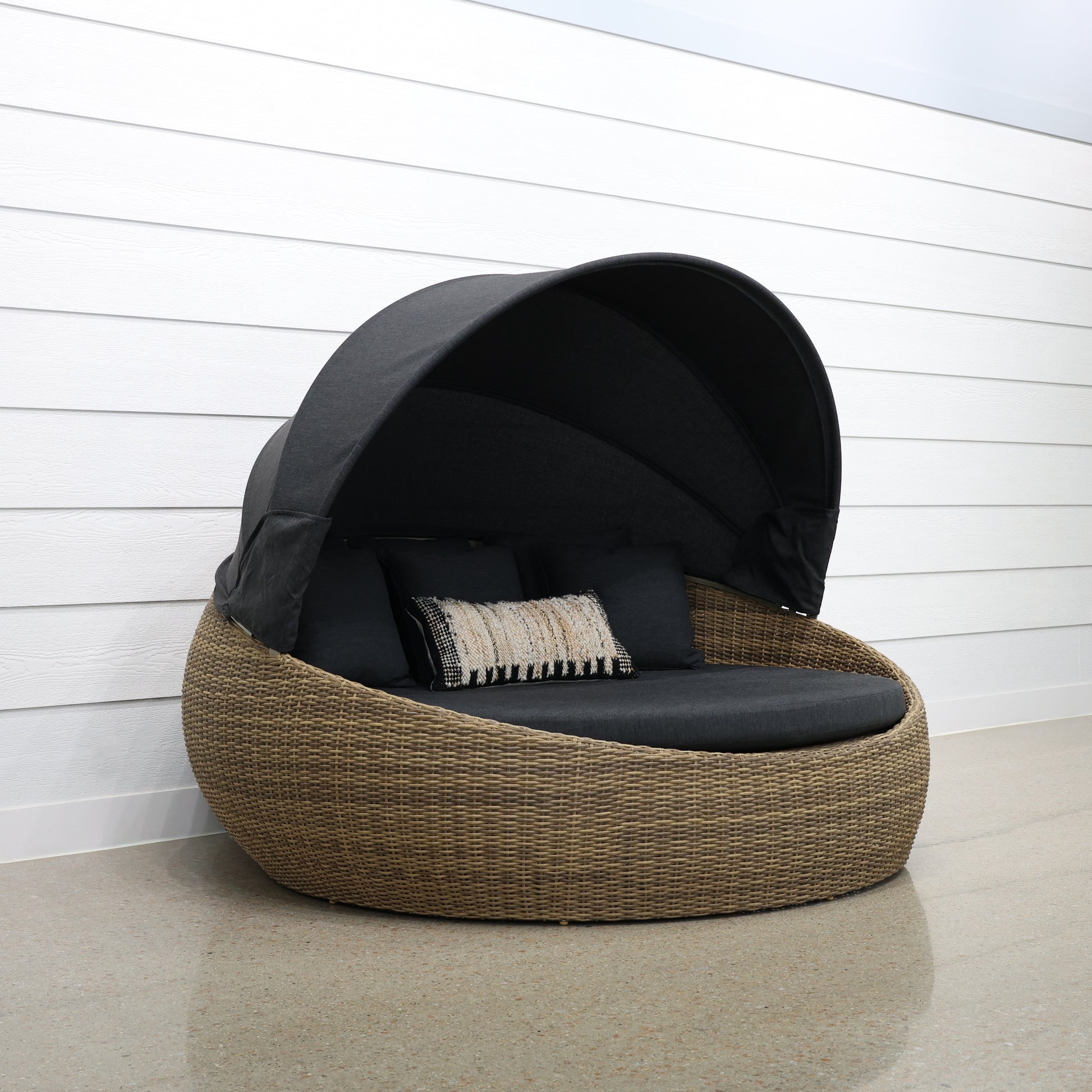 Portsea Large Day Bed - Brushed Wheat (With Cove)