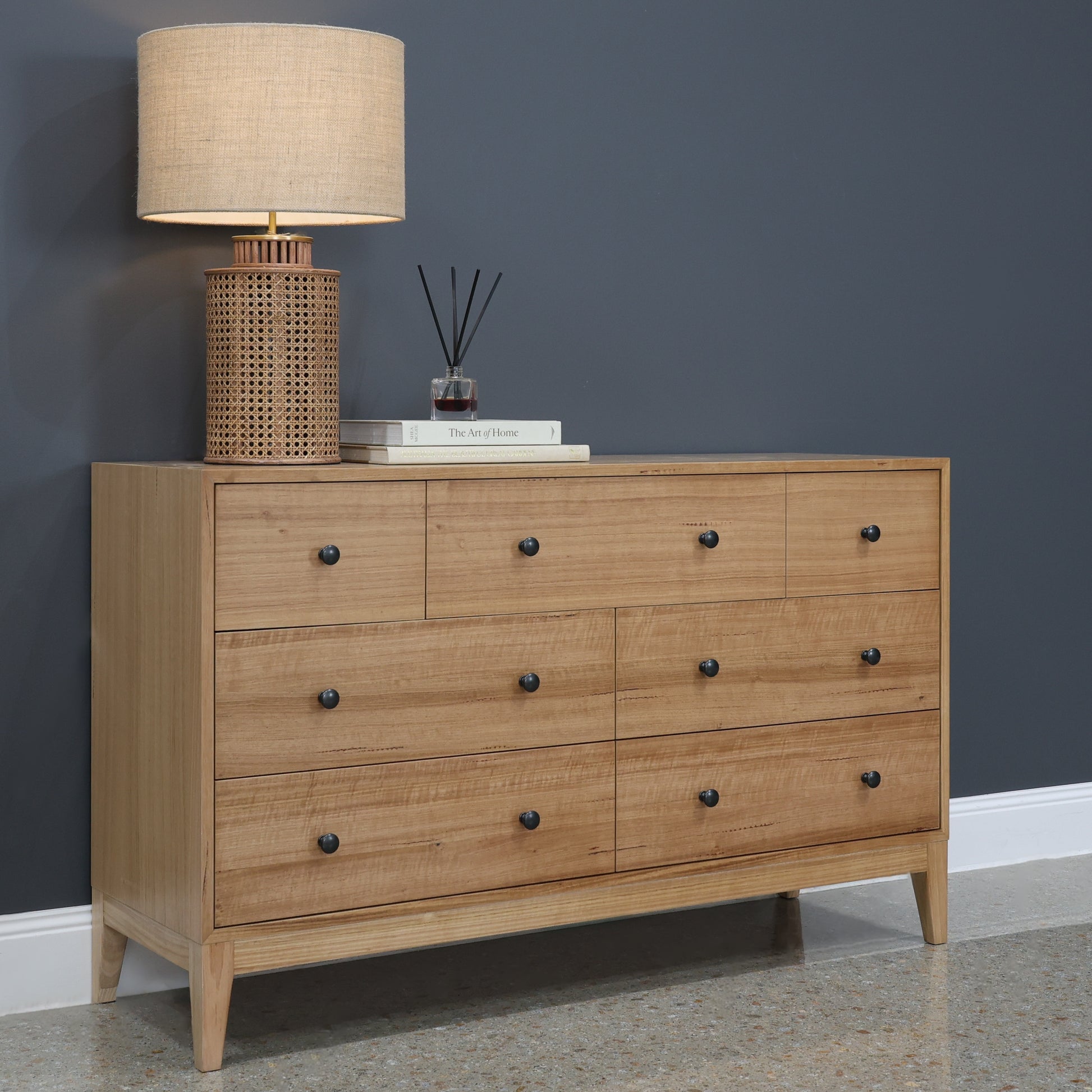Colmar Dresser