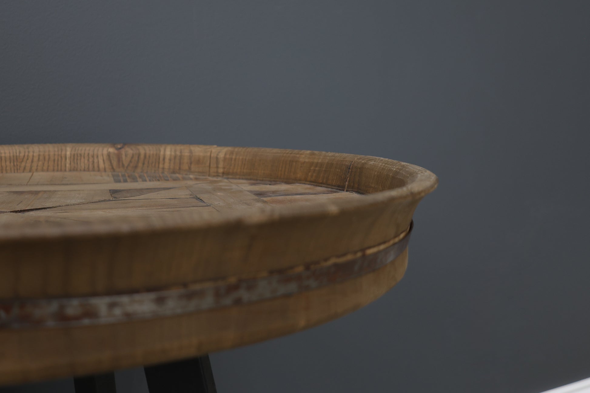 Hagrid Round Lamp Table w/ Lip