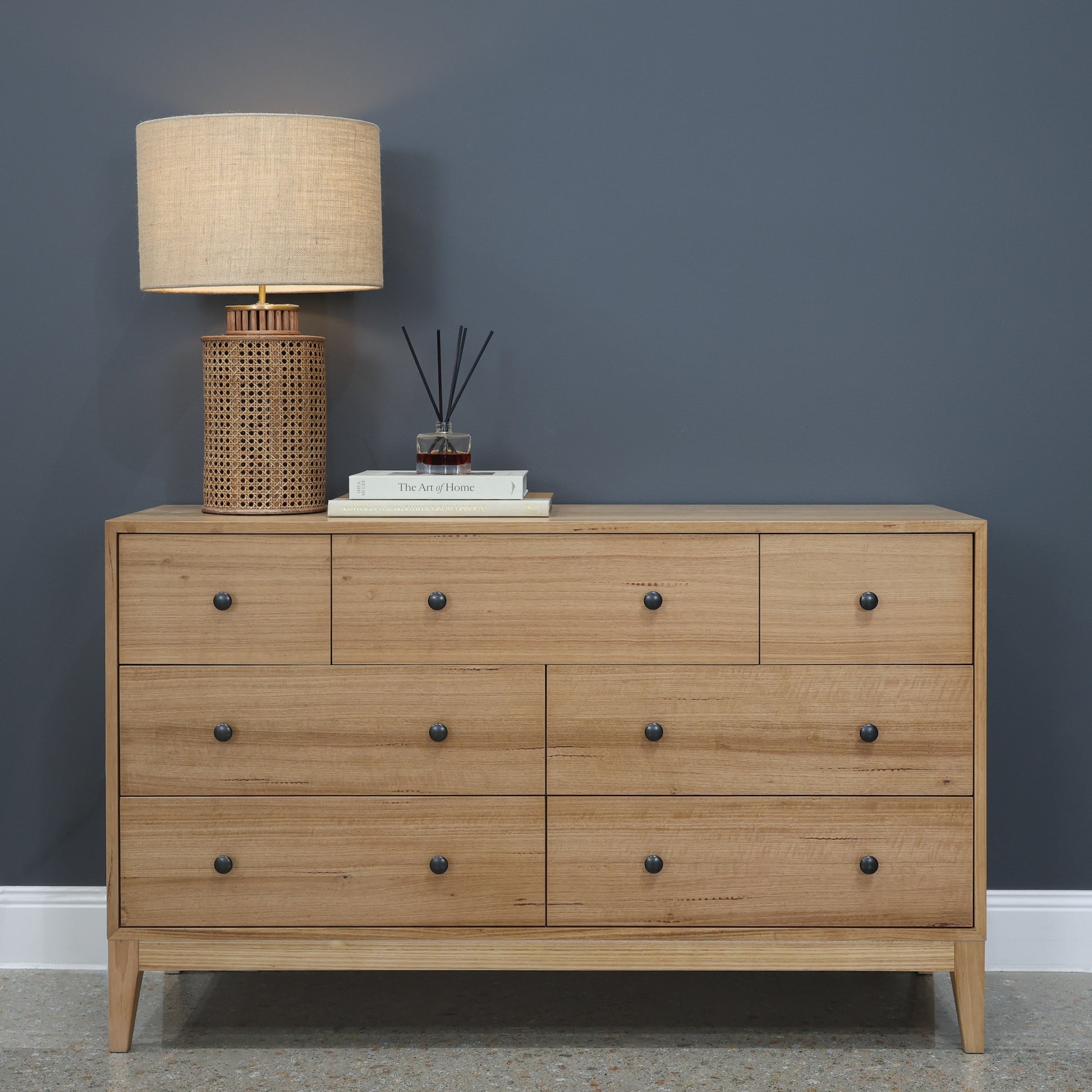 Colmar Dresser