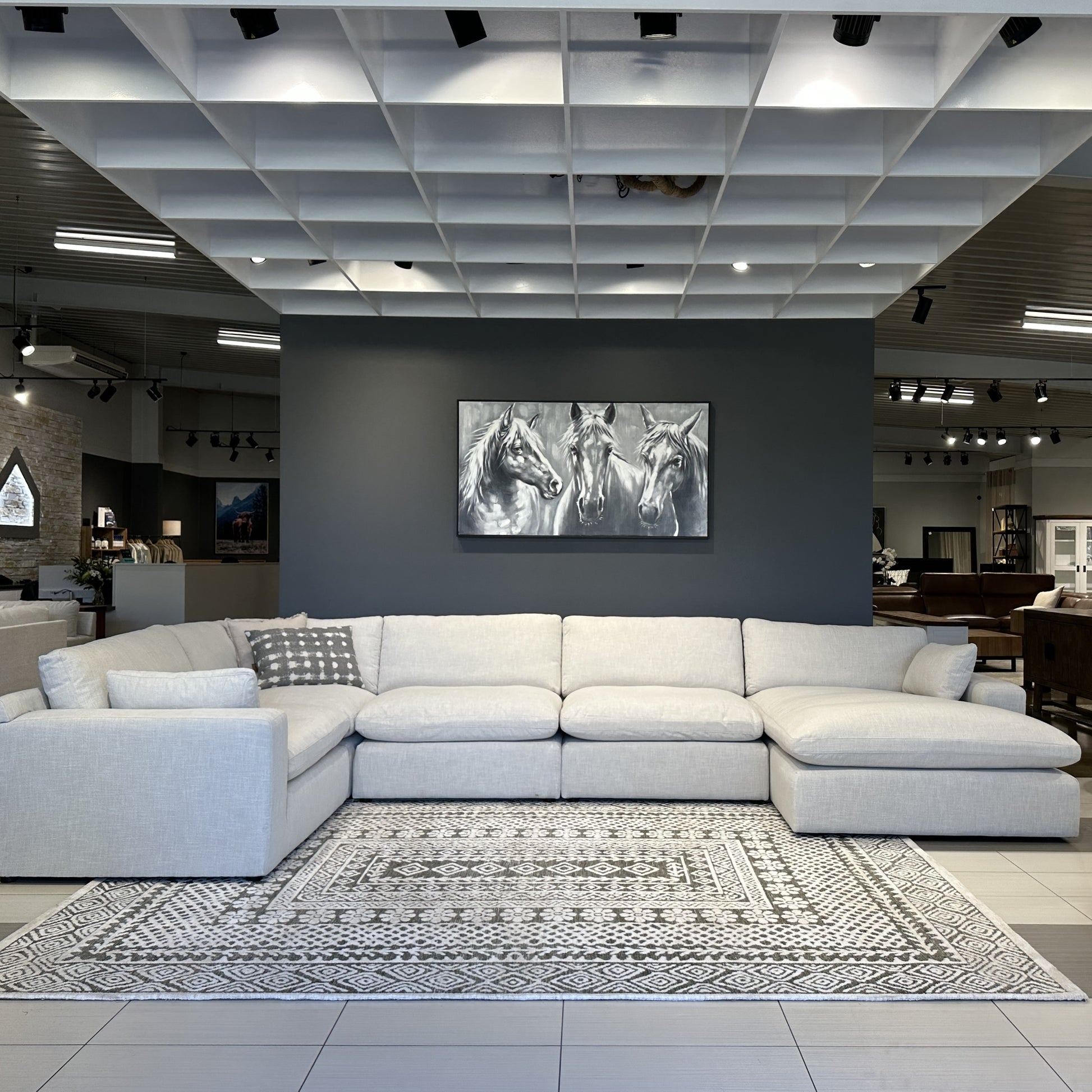 Traralgon Chaise - RAF - Linen