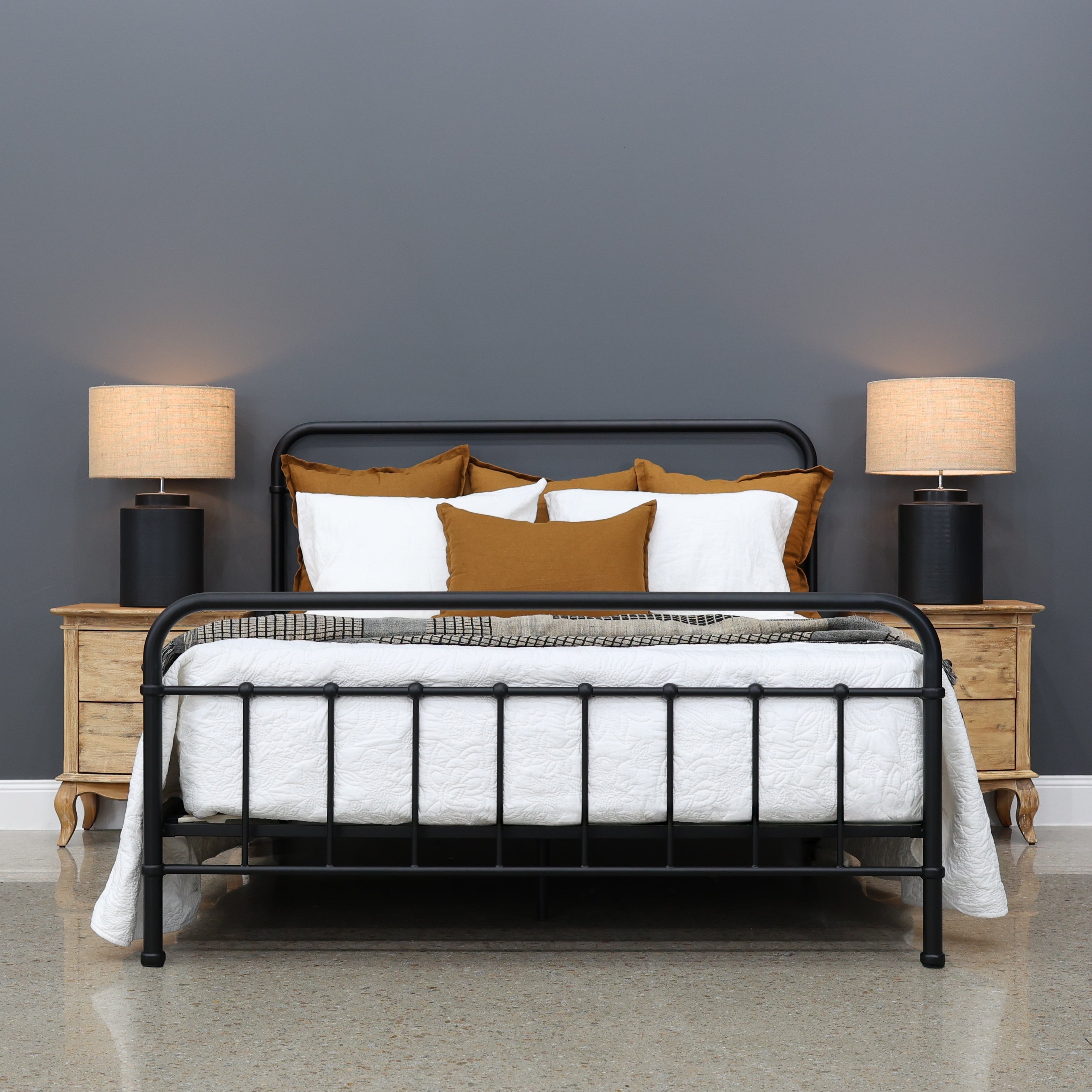 Emerald Bed - Black