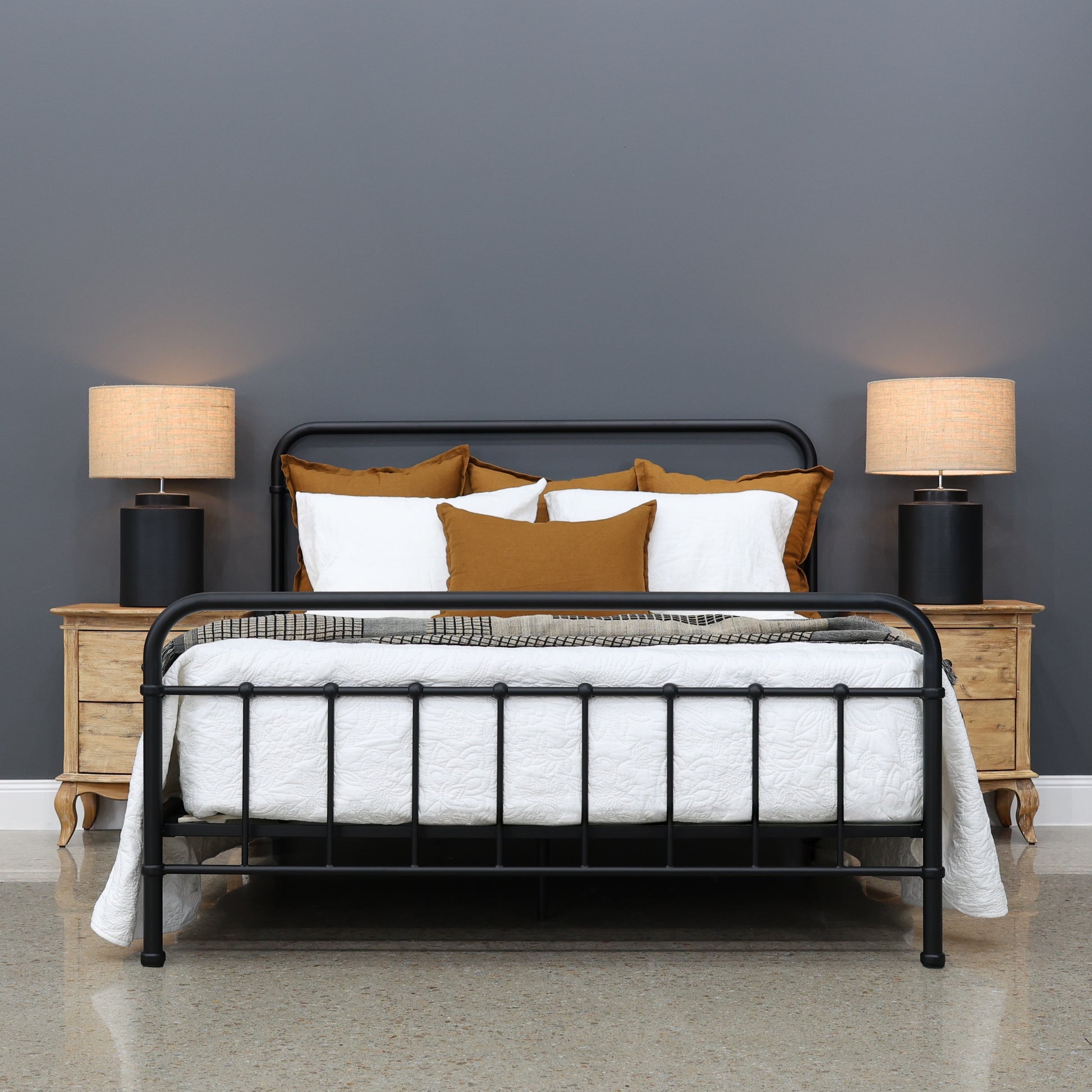 Emerald Bed - Black