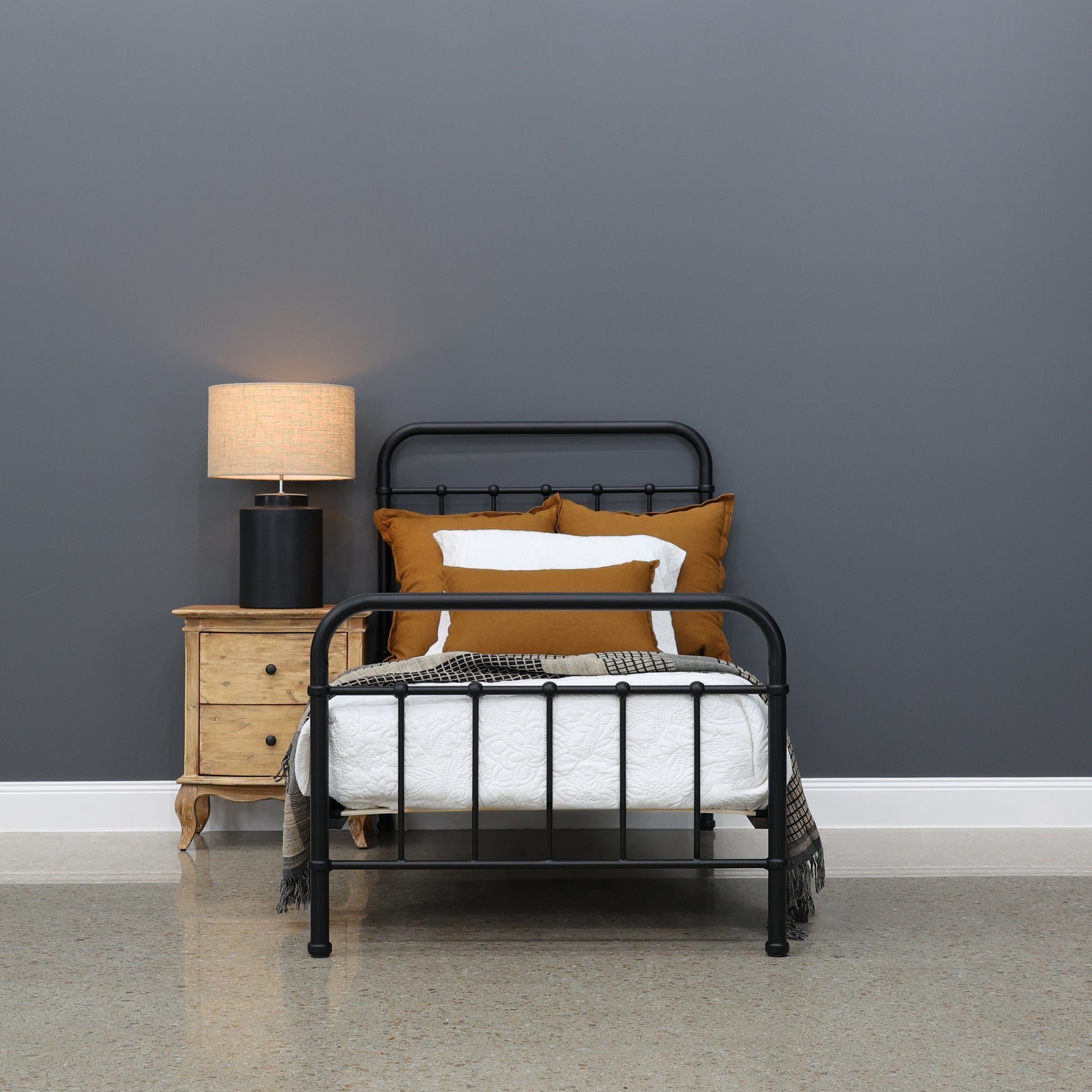 Emerald Bed - Black