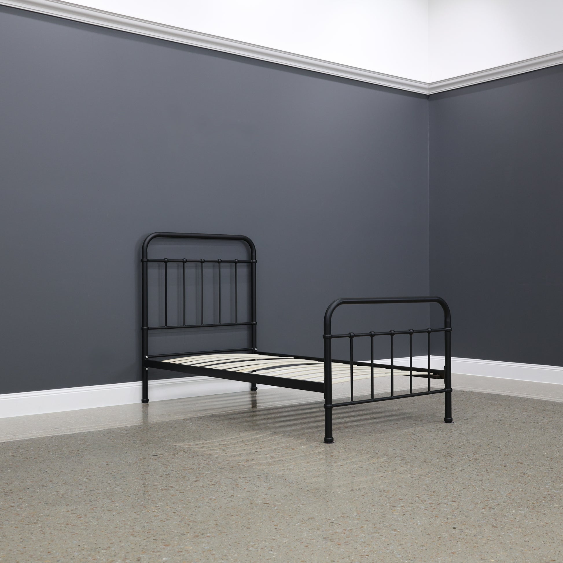 Emerald Bed - Black