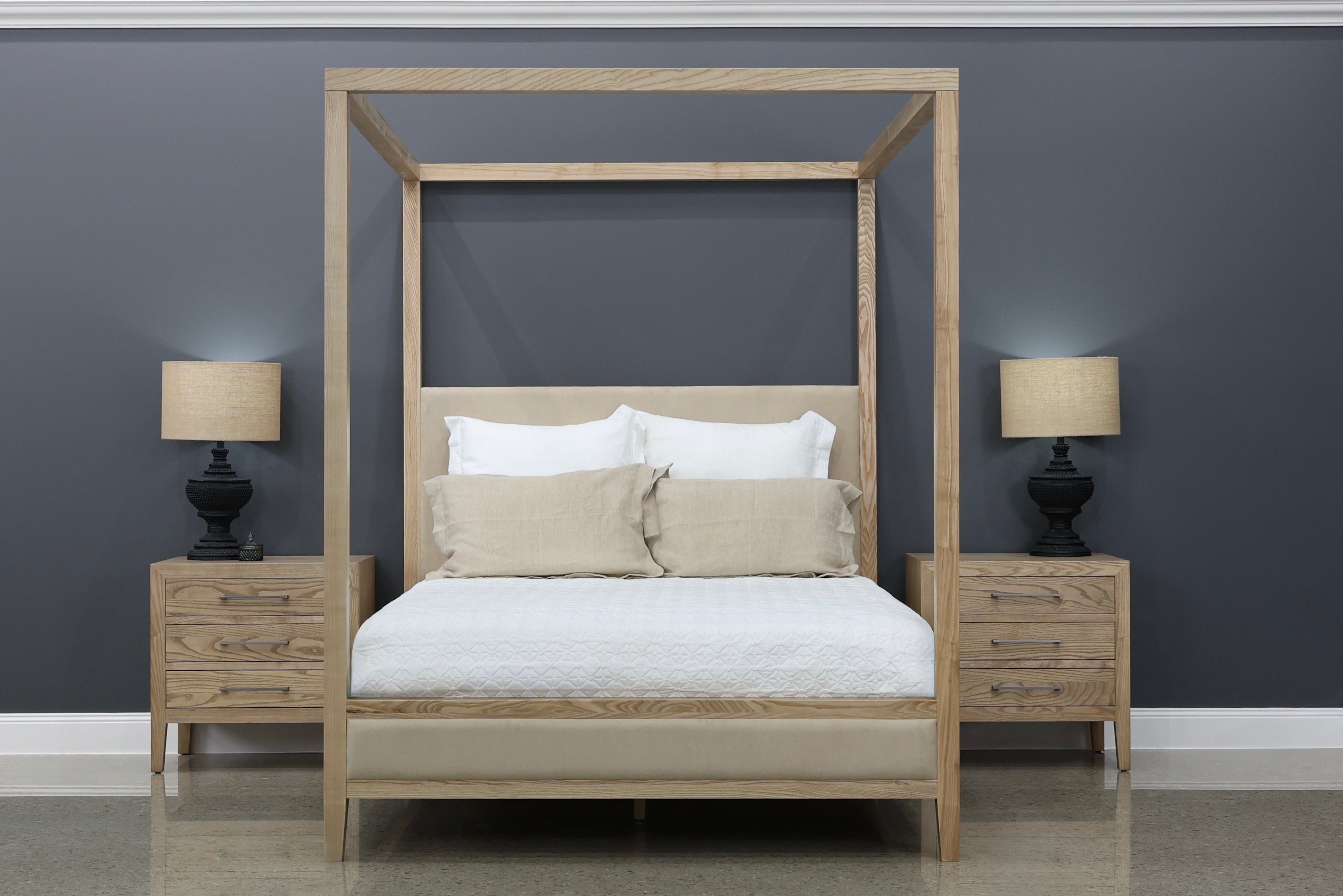 Elizabeth Bed w/ Posts  - Natural