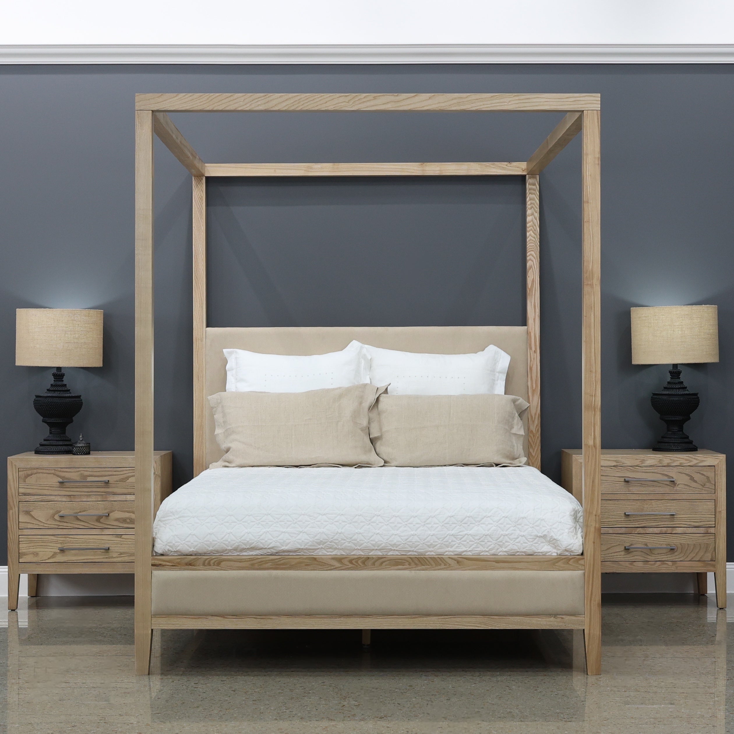 Elizabeth Bed w/ Posts  - Natural