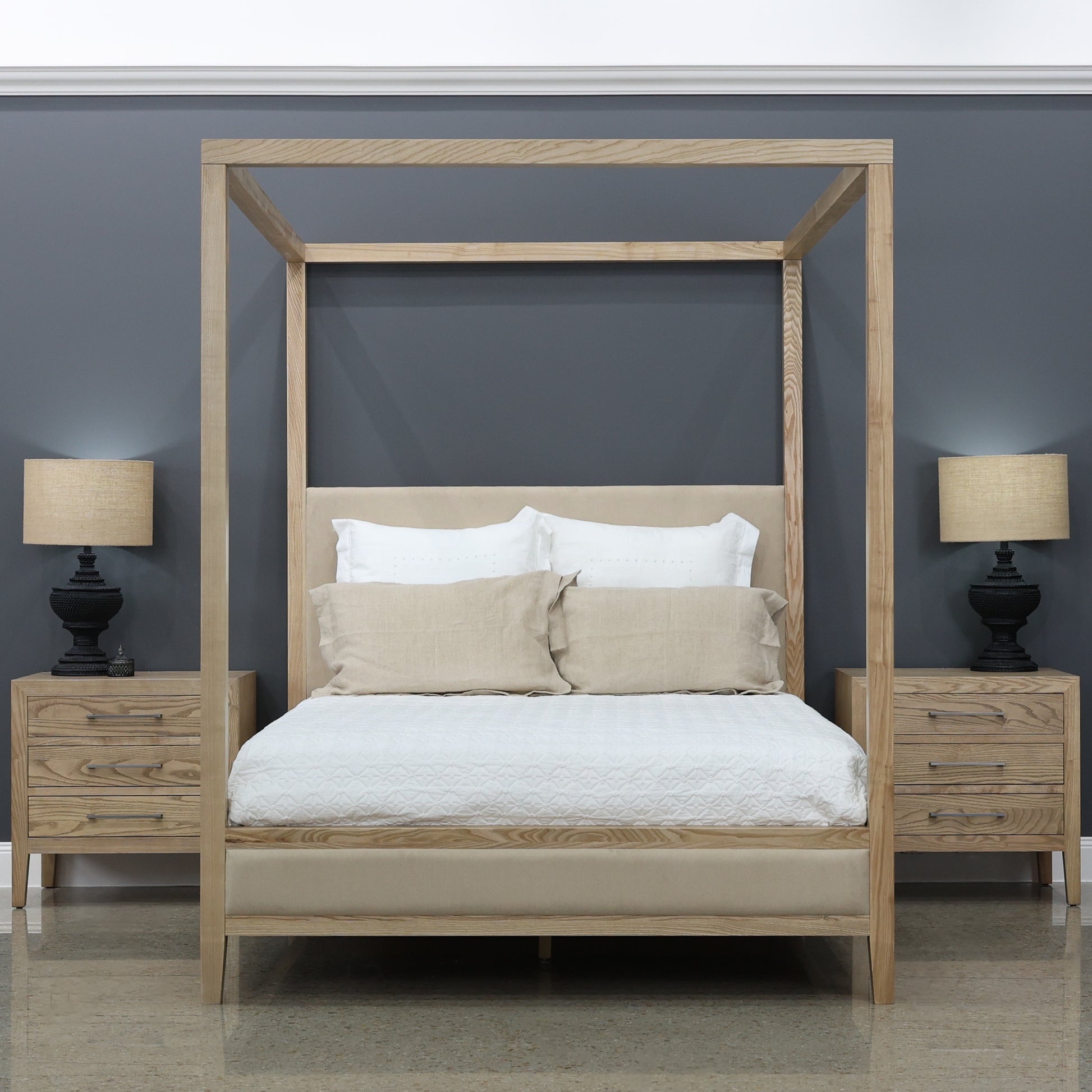 Elizabeth Bed w/ Posts  - Natural