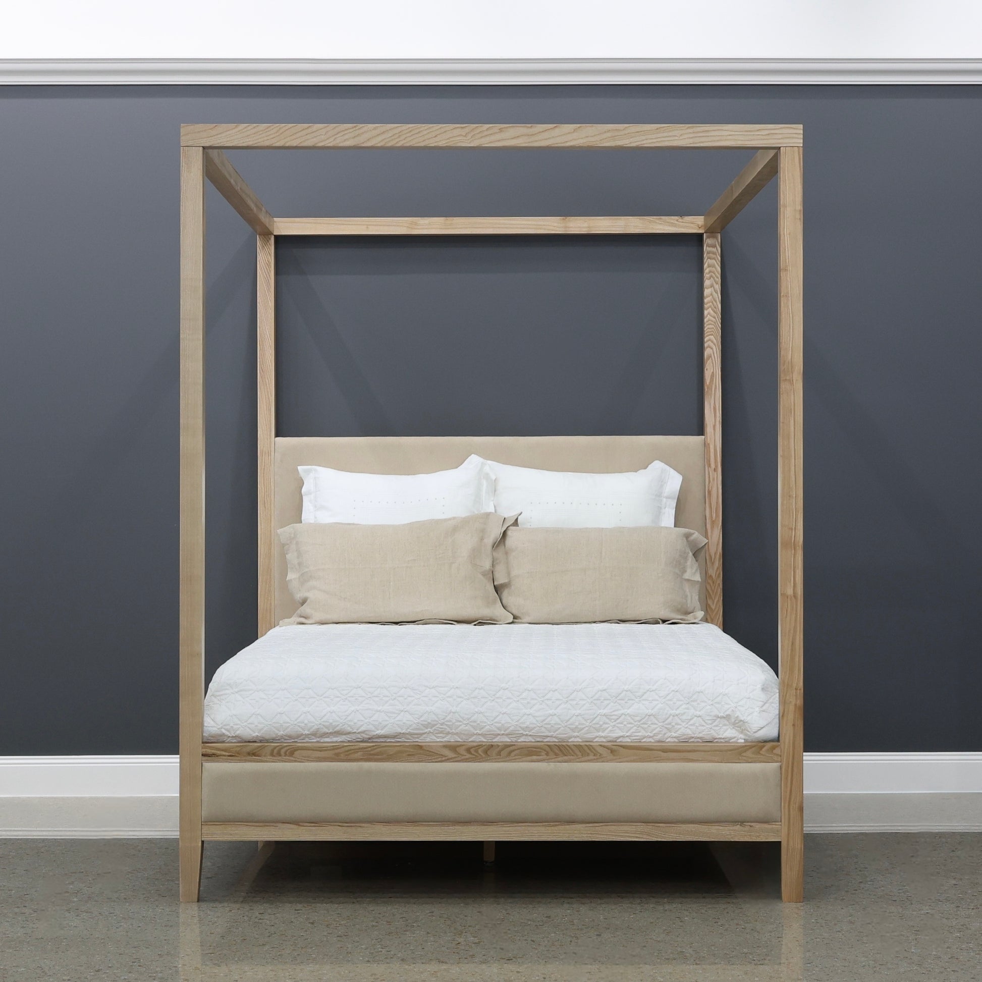 Elizabeth Bed w/ Posts  - Natural