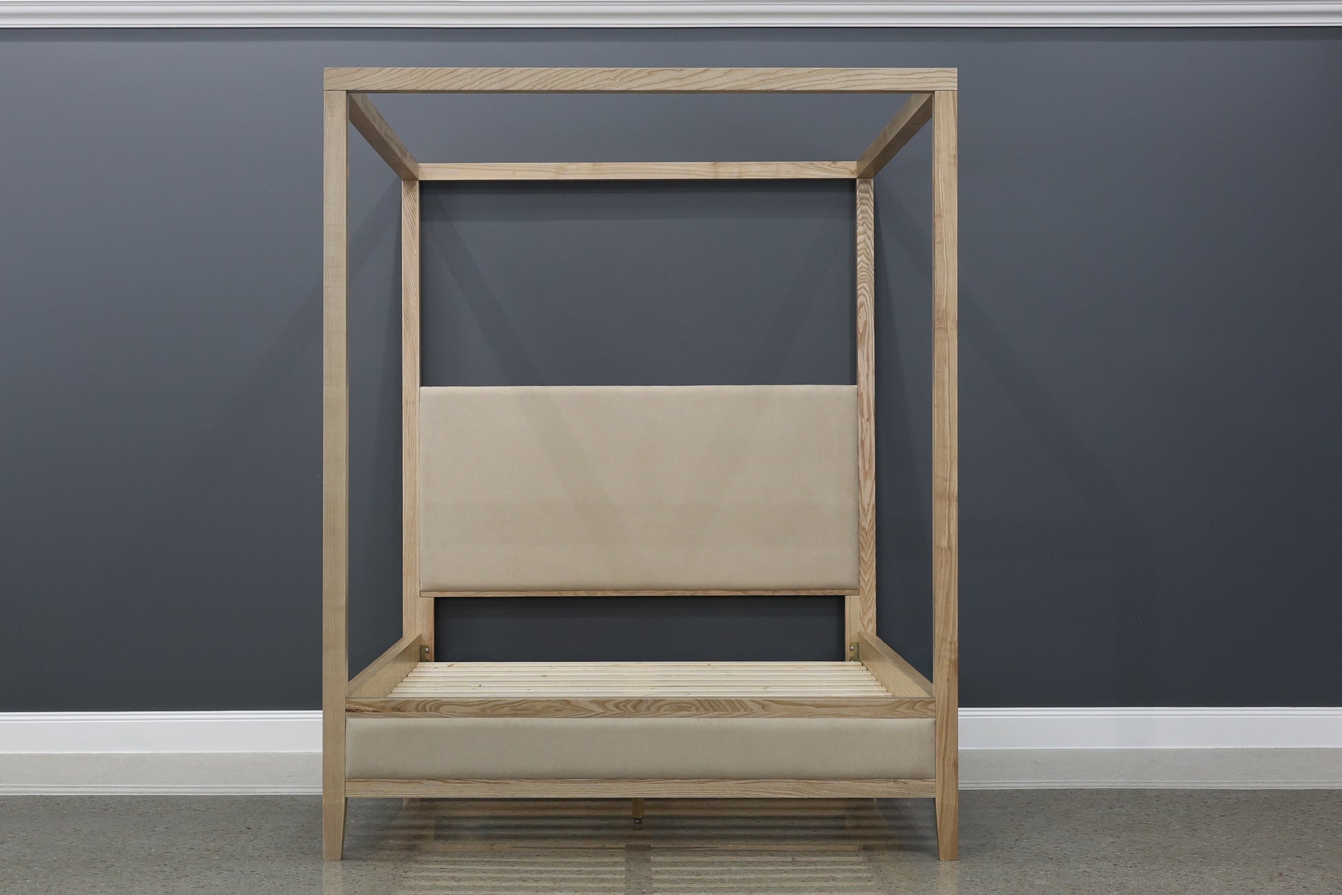 Elizabeth Bed w/ Posts  - Natural