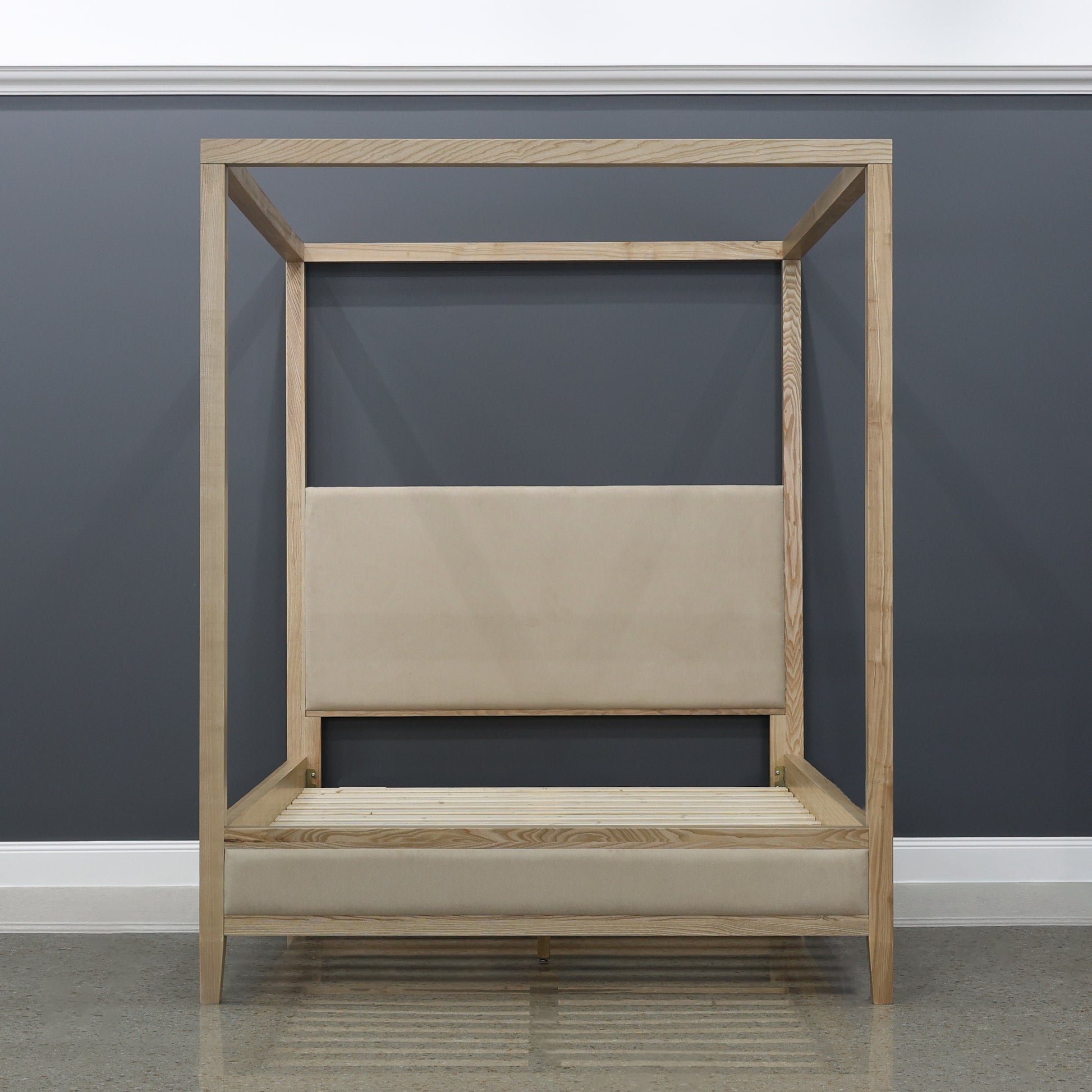 Elizabeth Bed w/ Posts  - Natural