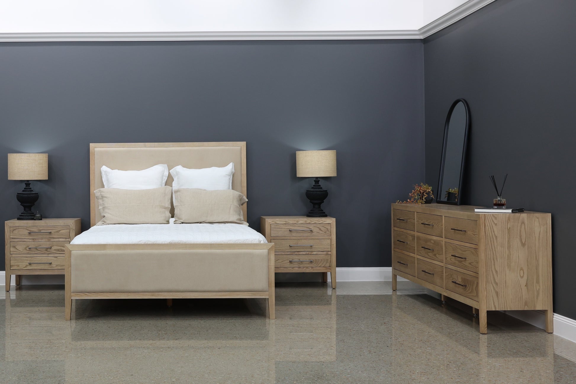 Elizabeth Bed - Natural