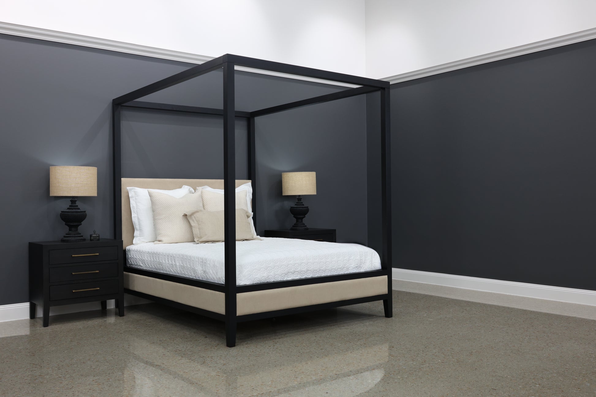 Elizabeth Bed w/ Posts