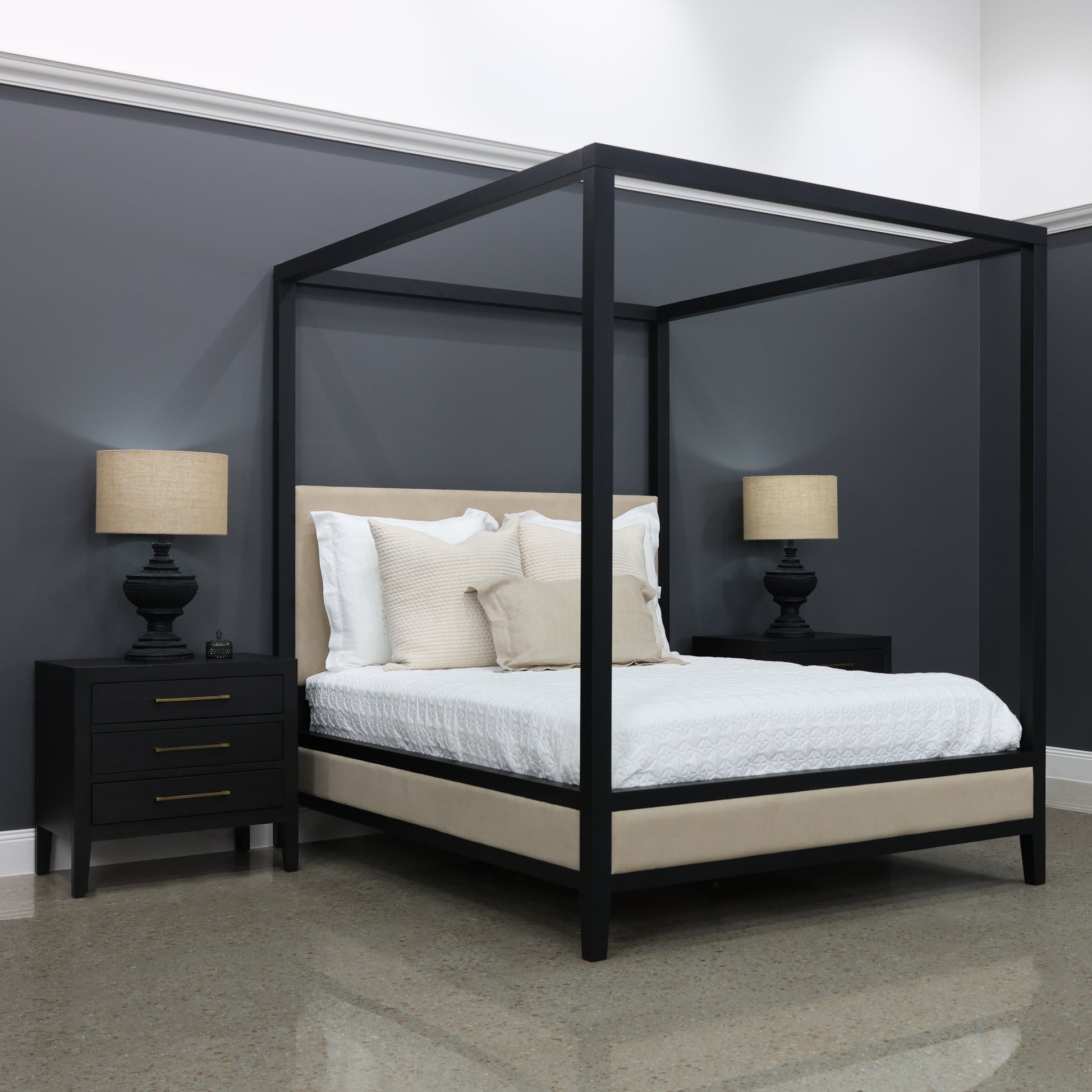 Elizabeth Bed w/ Posts