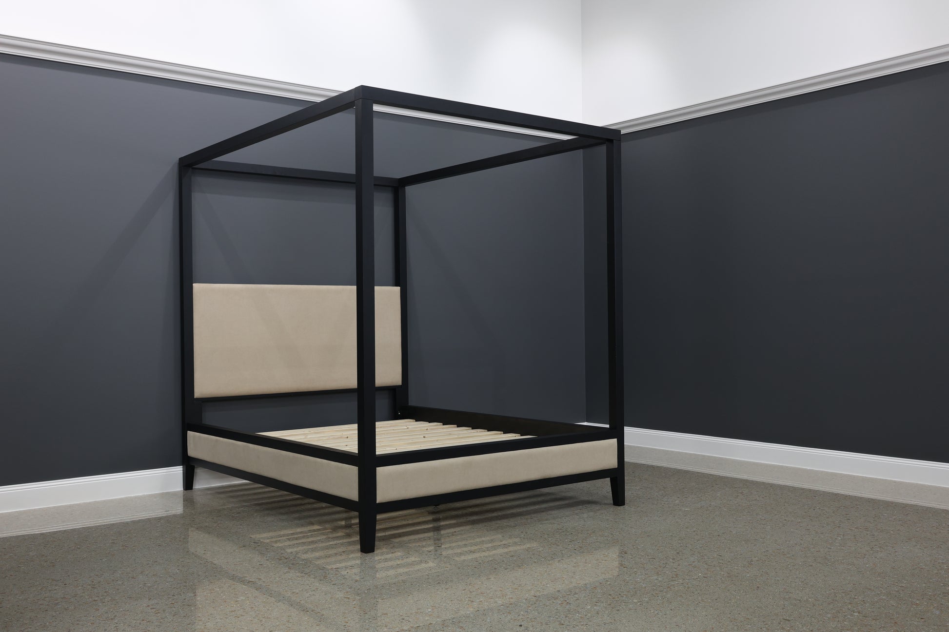 Elizabeth Bed w/ Posts