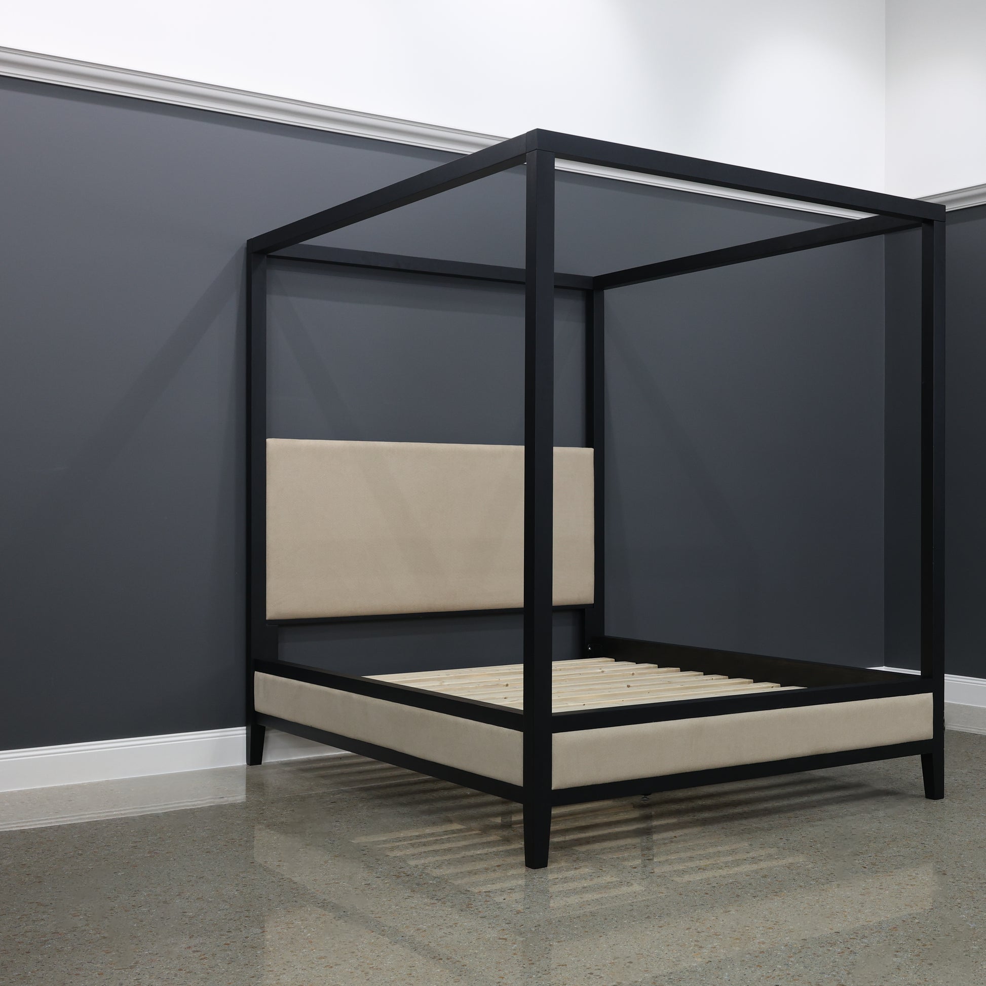 Elizabeth Bed w/ Posts