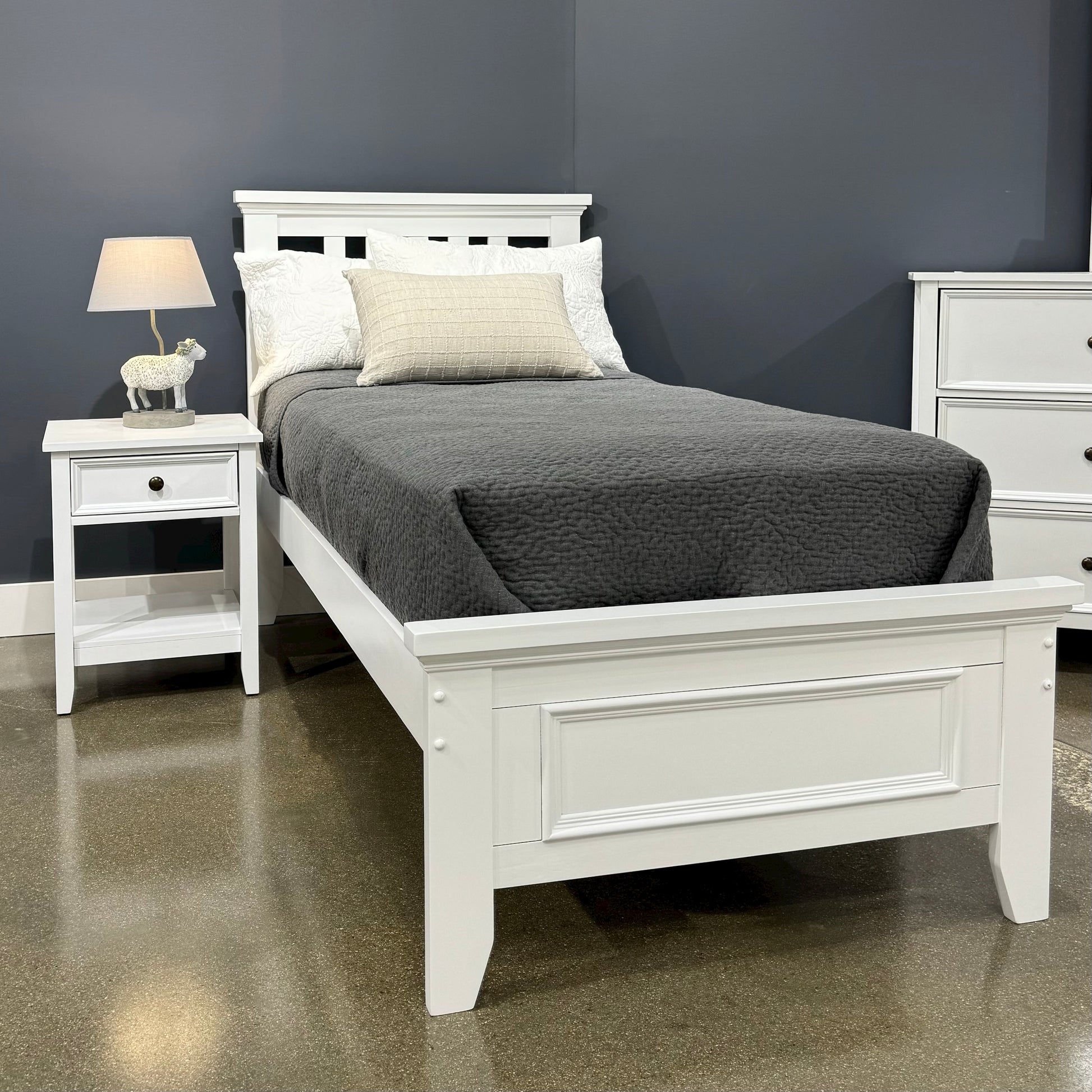 Joseph Bedside w/ 1 Drawer - White