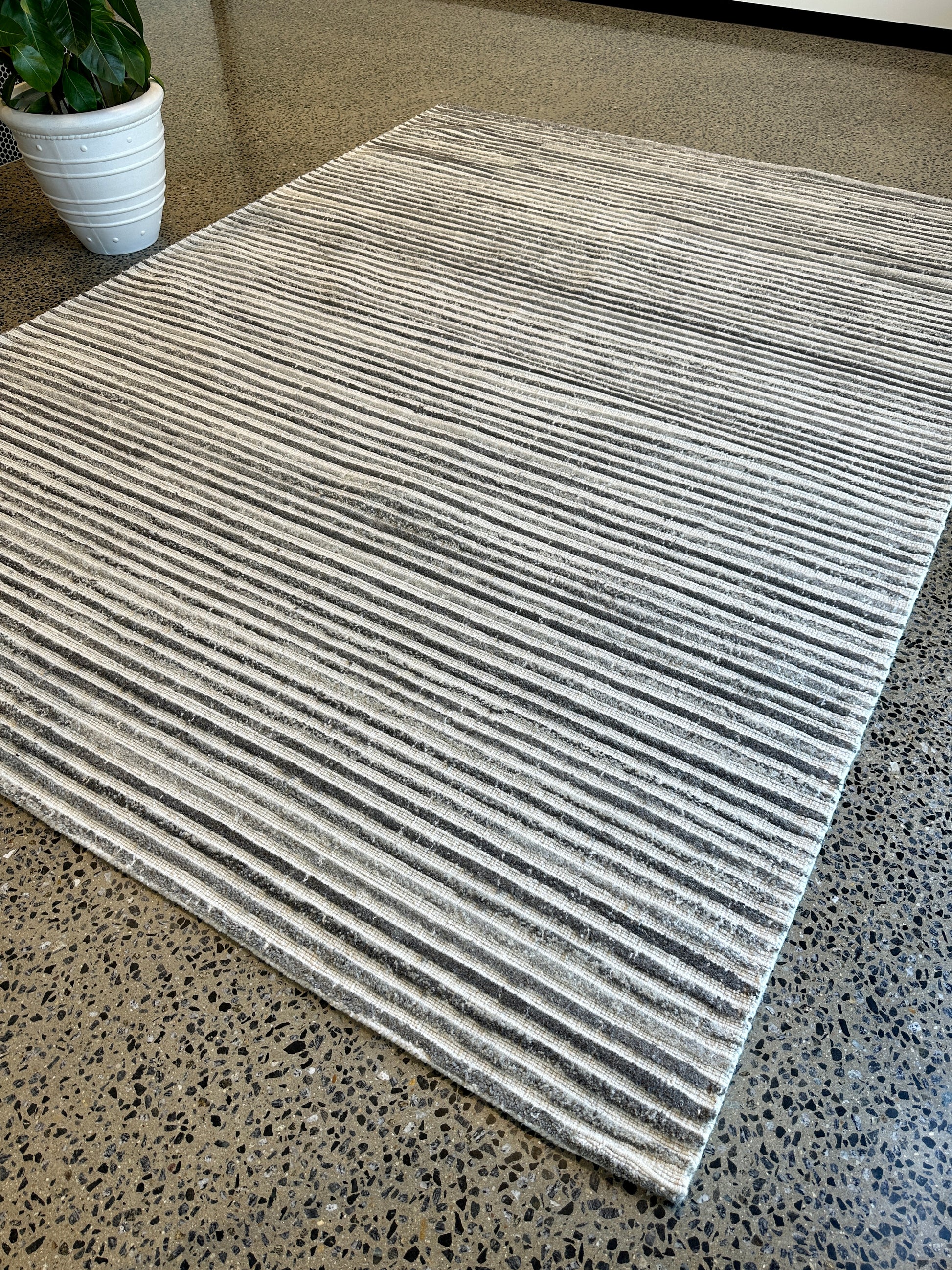 Radford Rug - Grey/Ivory