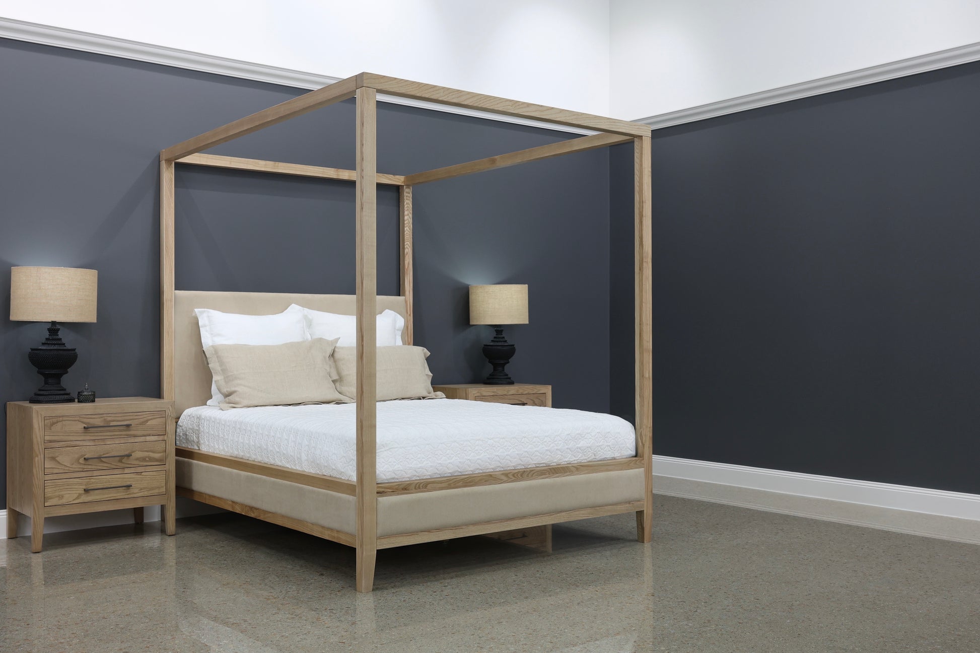 Elizabeth Bed w/ Posts  - Natural