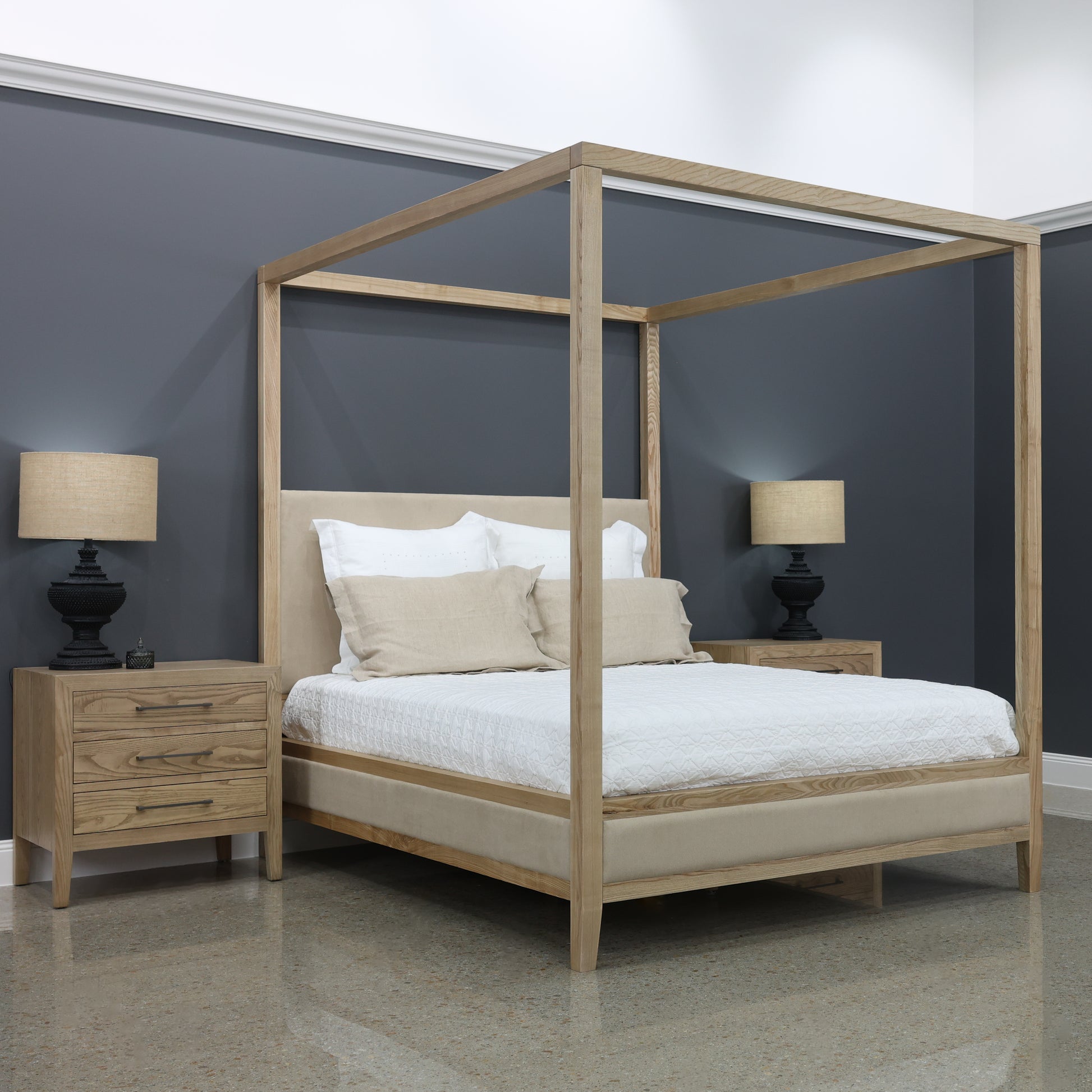 Elizabeth Bed w/ Posts  - Natural
