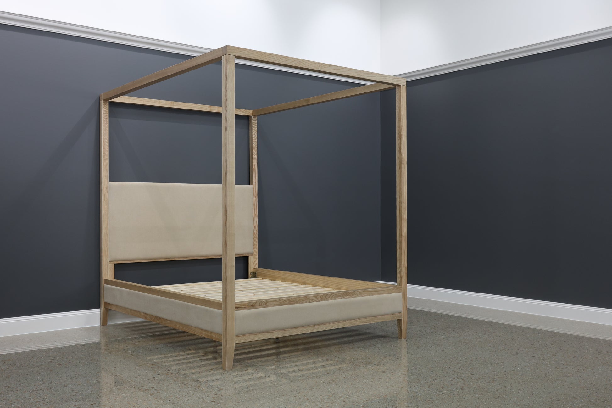 Elizabeth Bed w/ Posts  - Natural