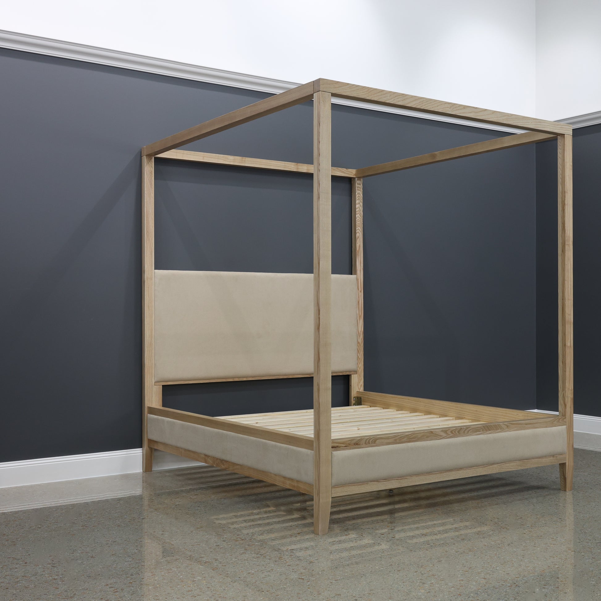 Elizabeth Bed w/ Posts  - Natural