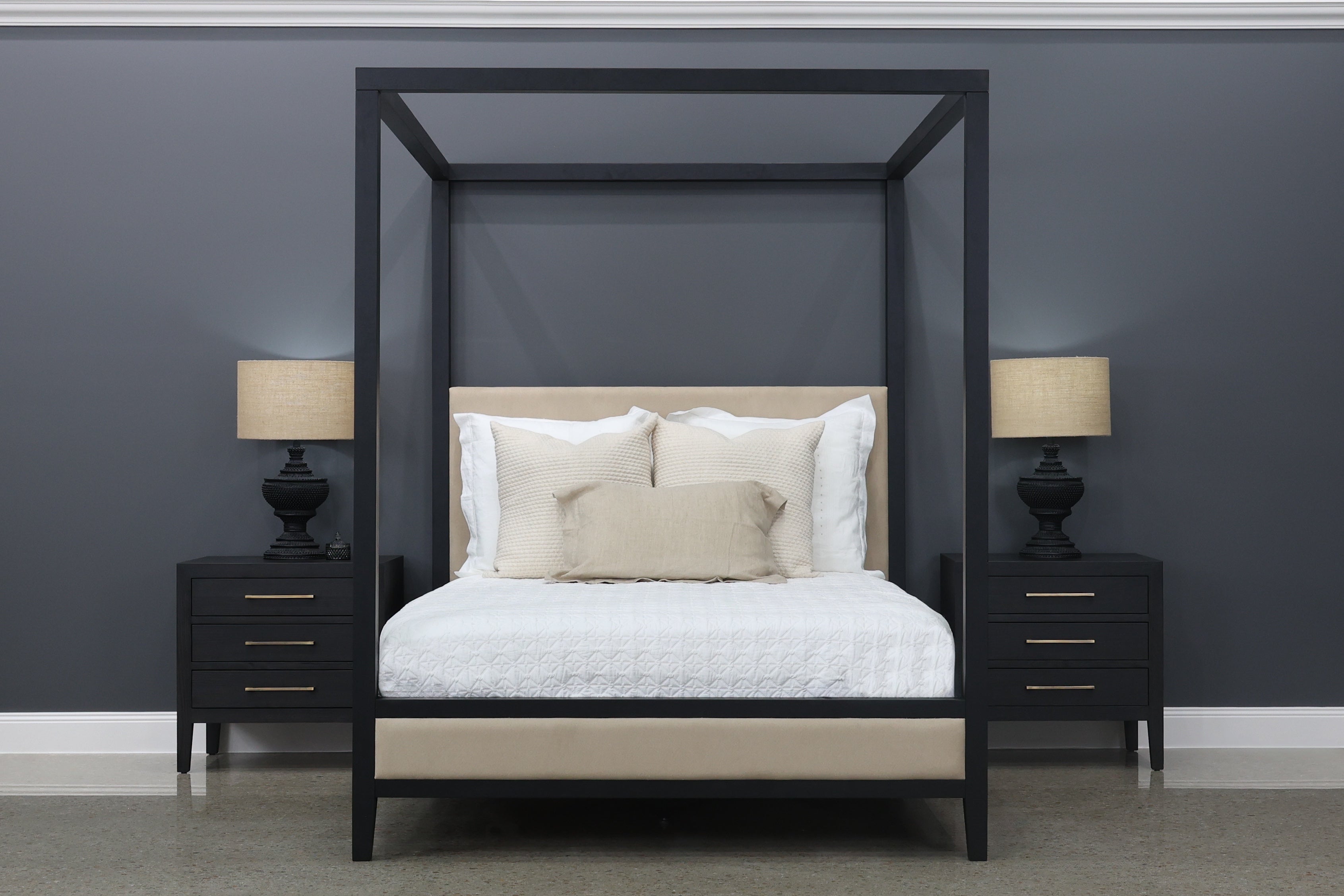 Elizabeth Bed w/ Posts