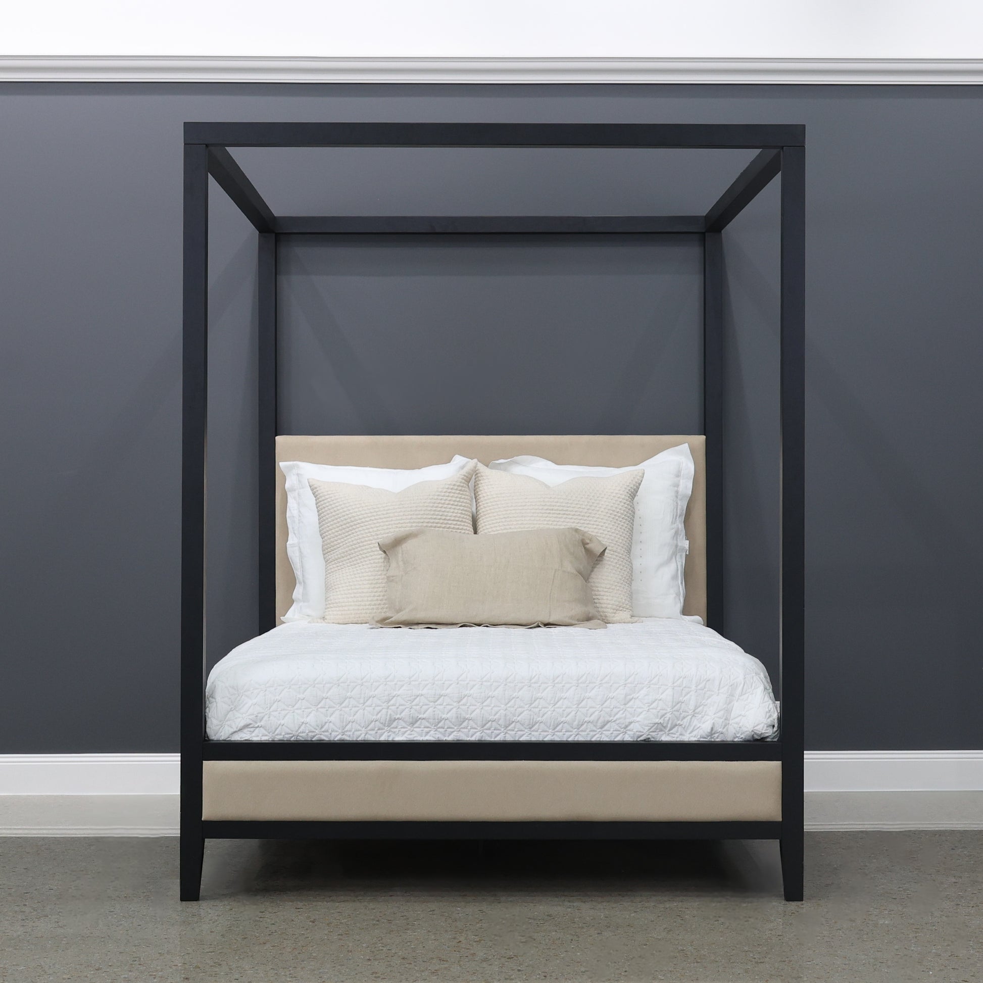 Elizabeth Bed w/ Posts