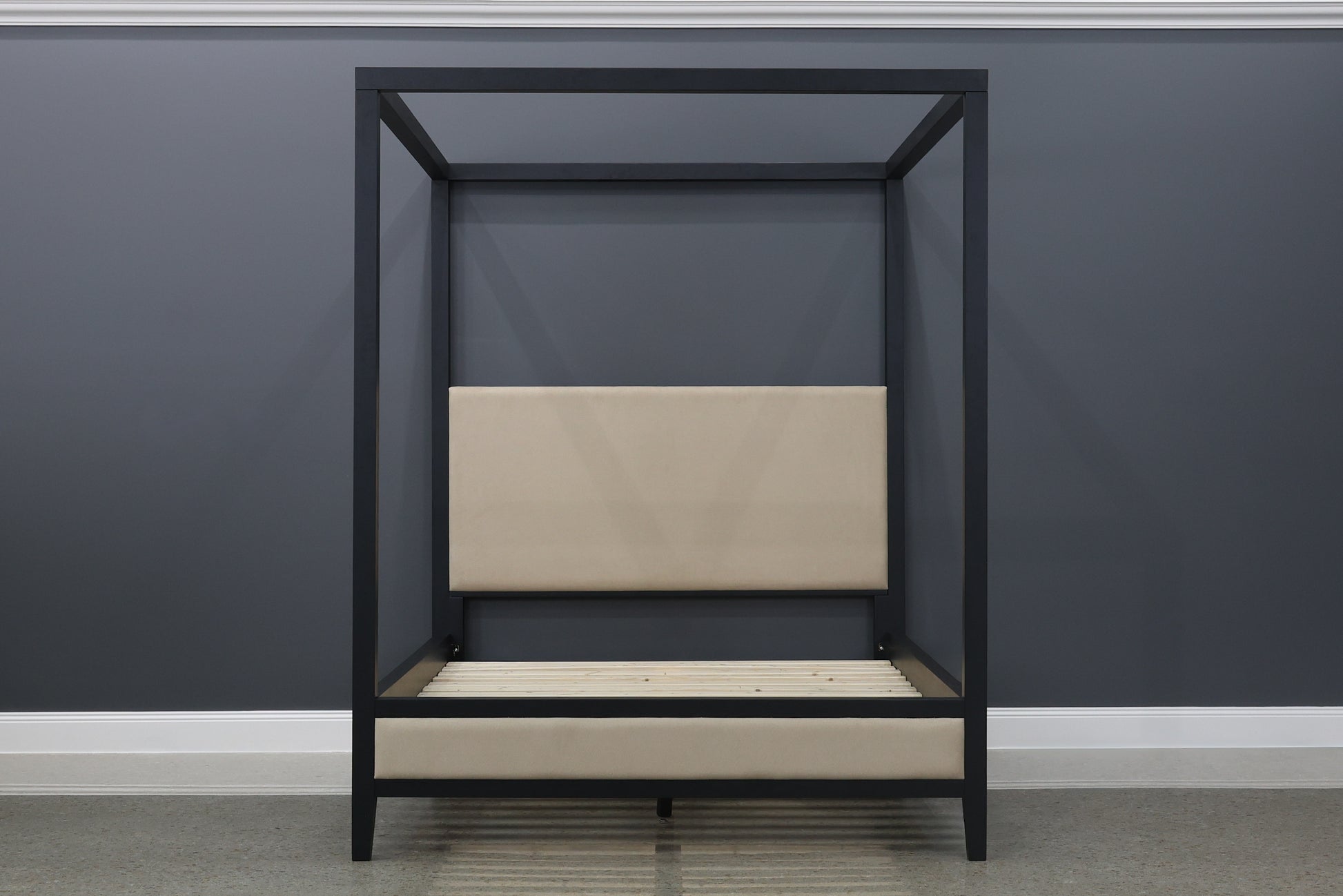 Elizabeth Bed w/ Posts