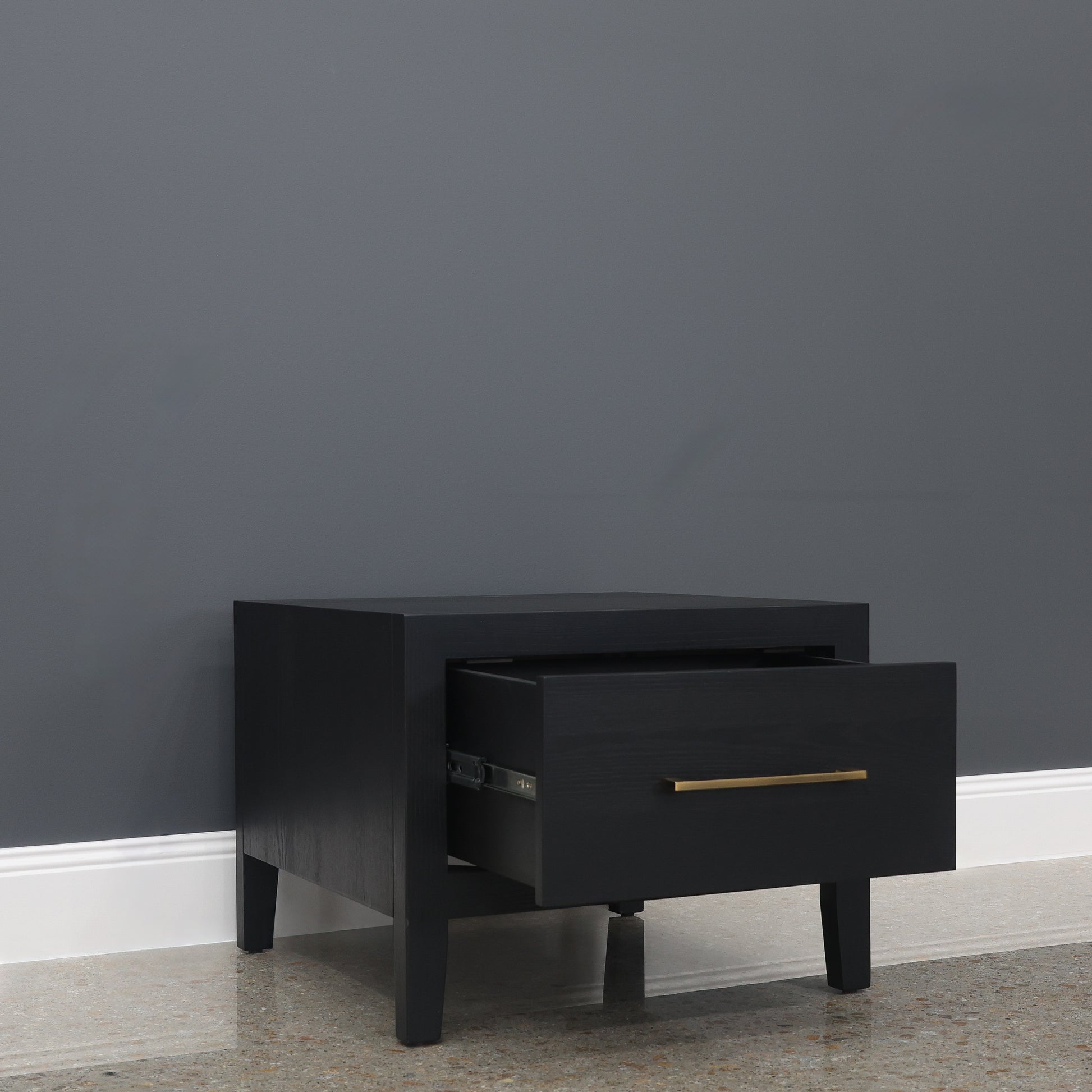 Elizabeth Lamp Table 60cm L