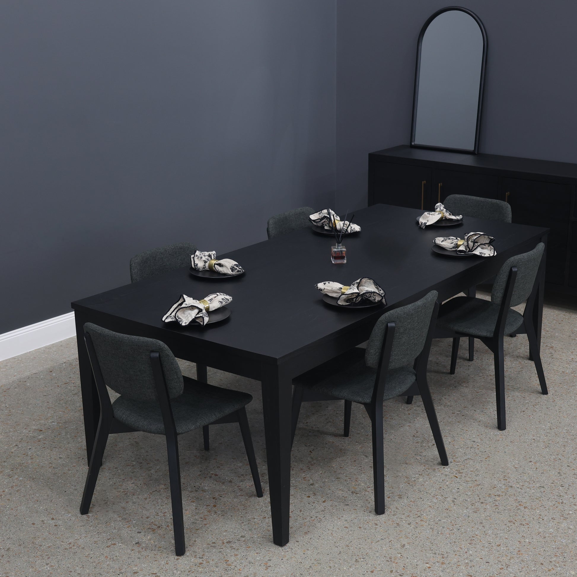 Elizabeth Dining Table